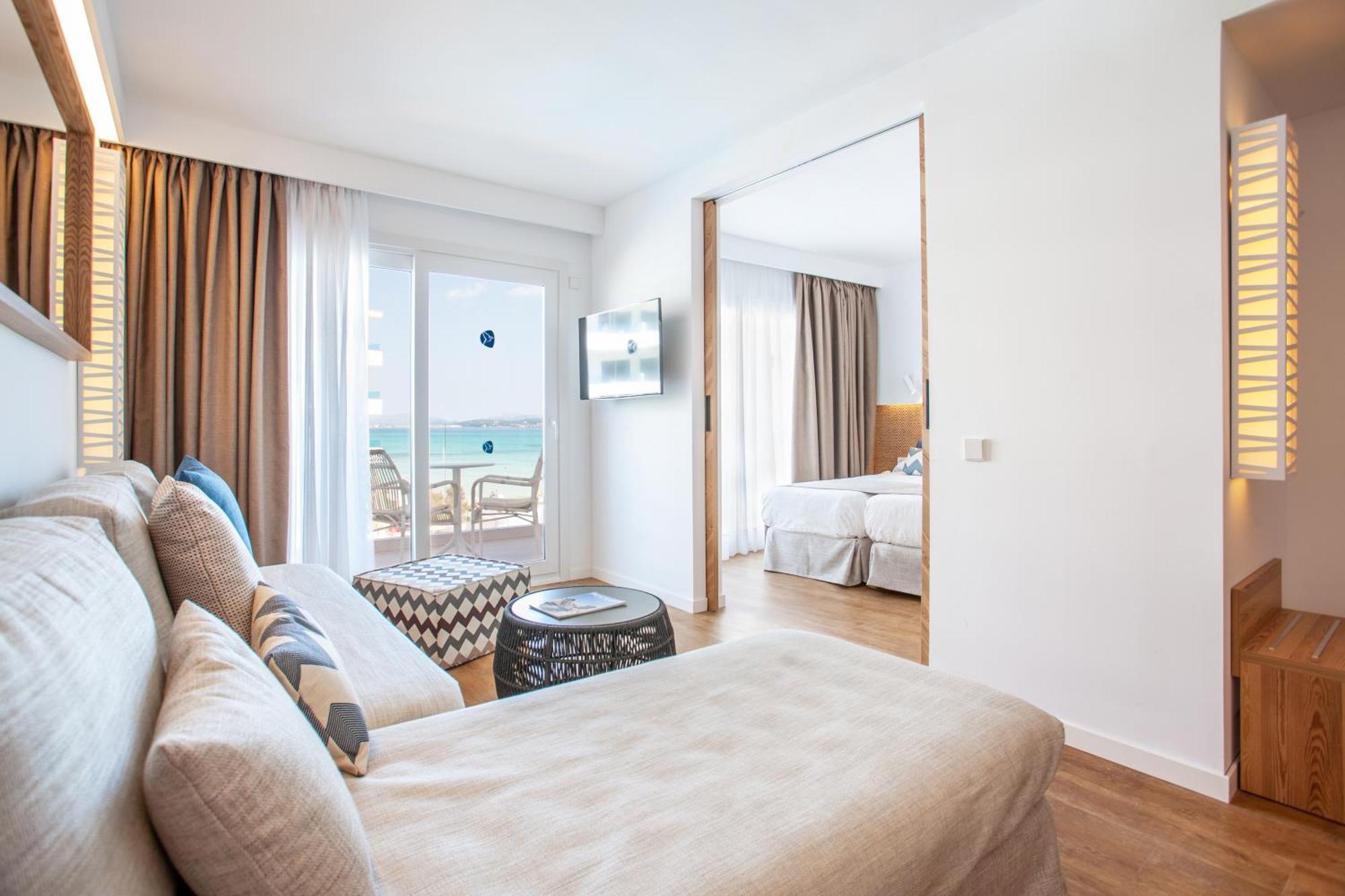One-Bedroom Apartment Sea Side View,1207444264:JPEG