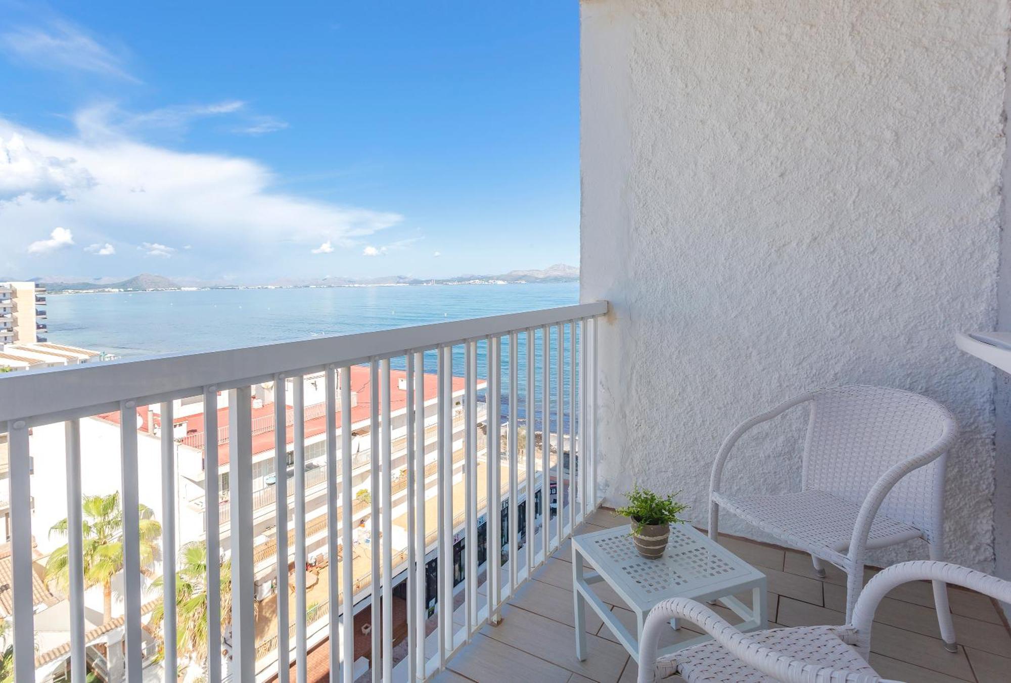 Double Room with Balcony and Lateral Sea View (1 Adult),1272291811:JPEG