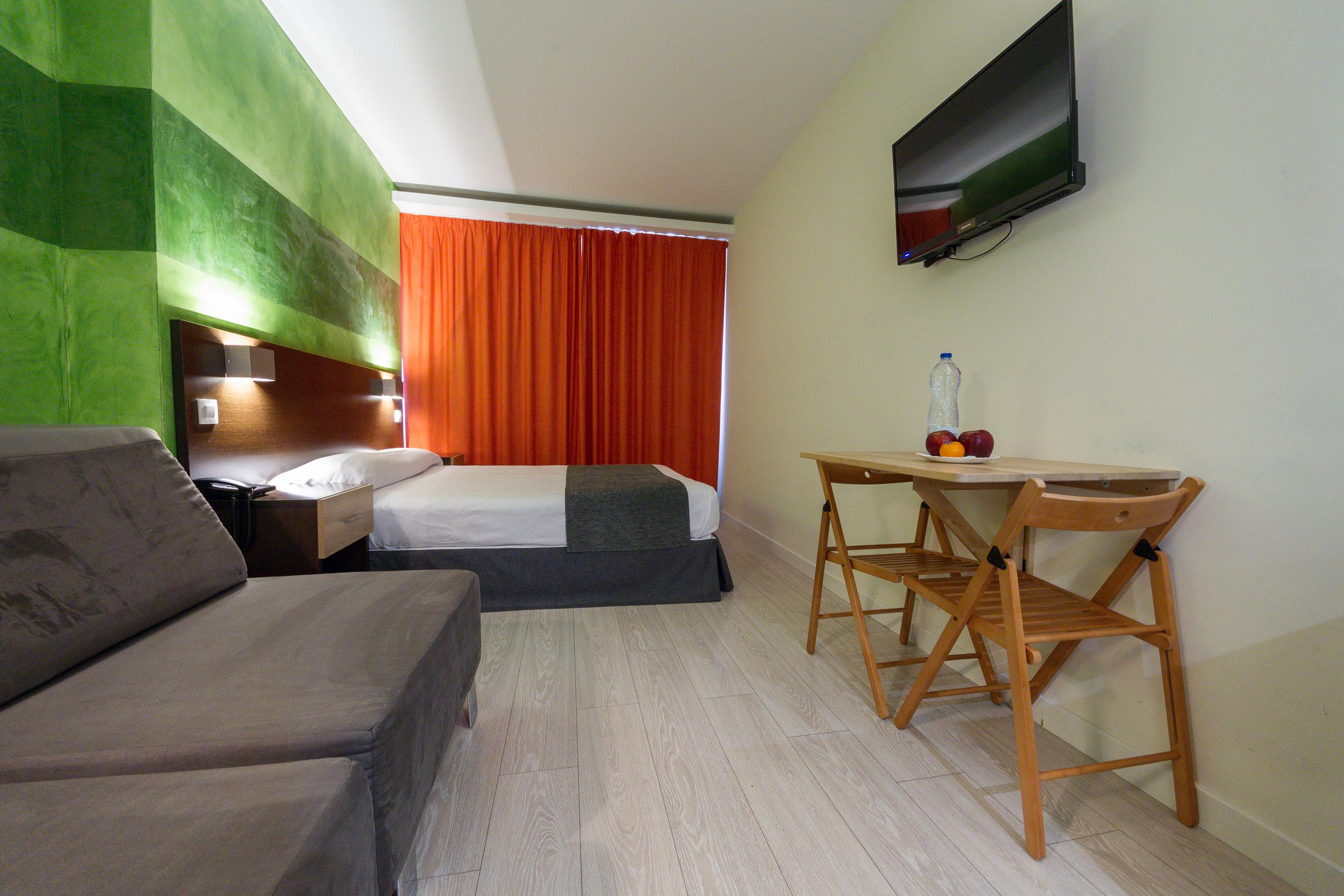 Family Room,1272641557:JPEG