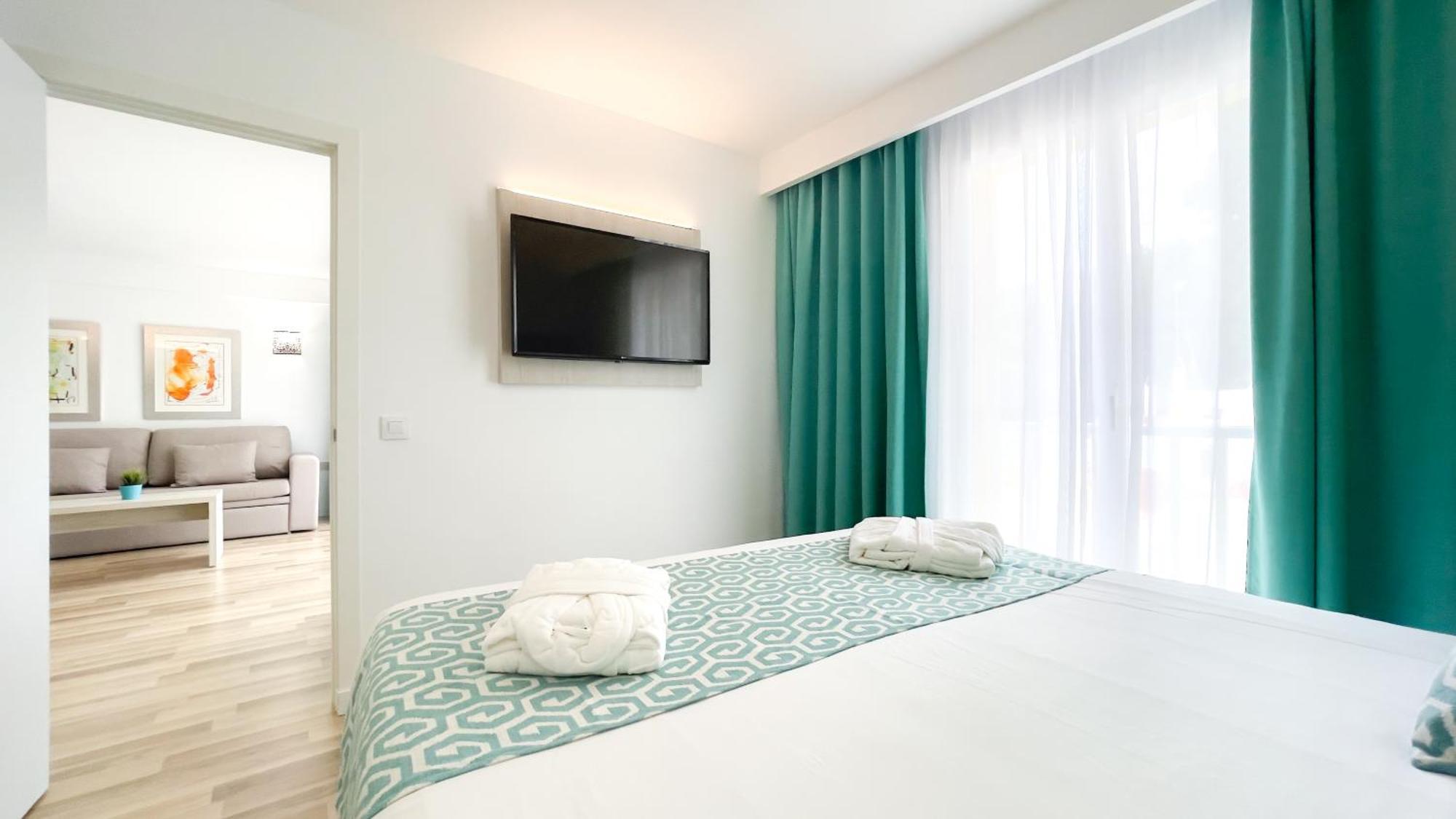 Two-Bedroom Apartment Suite,1272630967:JPEG
