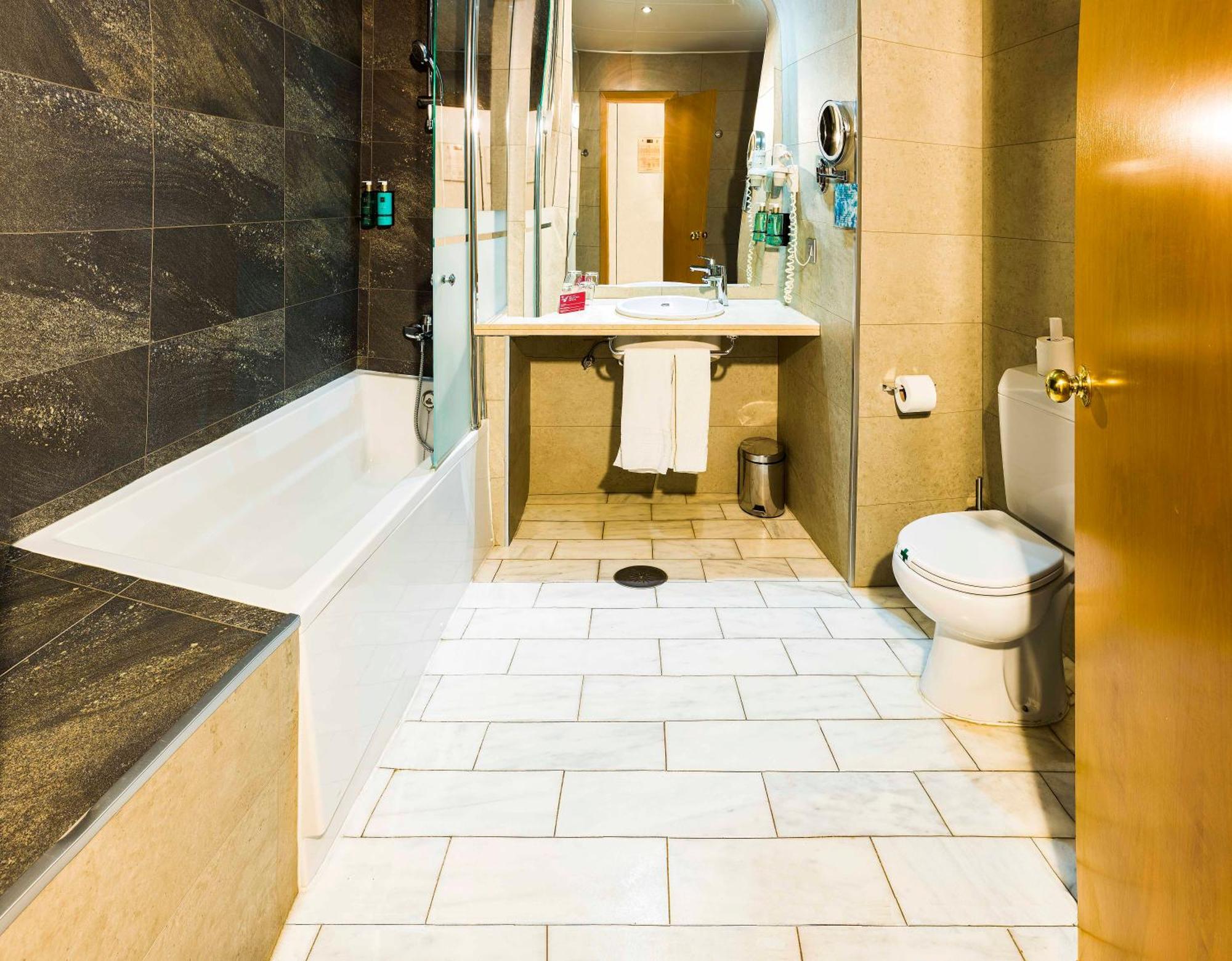 Quarto Twin Standard