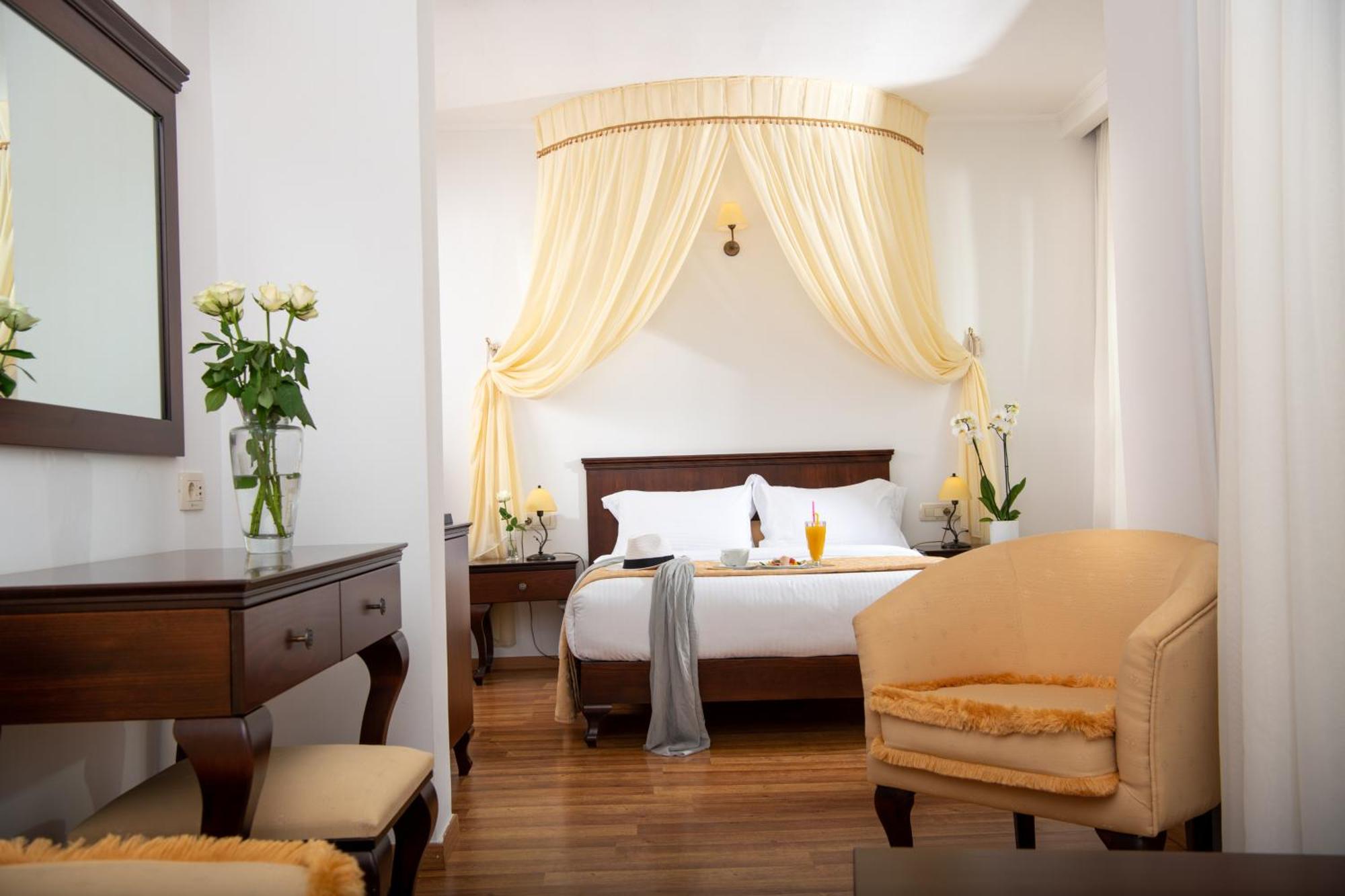 Junior Suite,640736745:JPEG