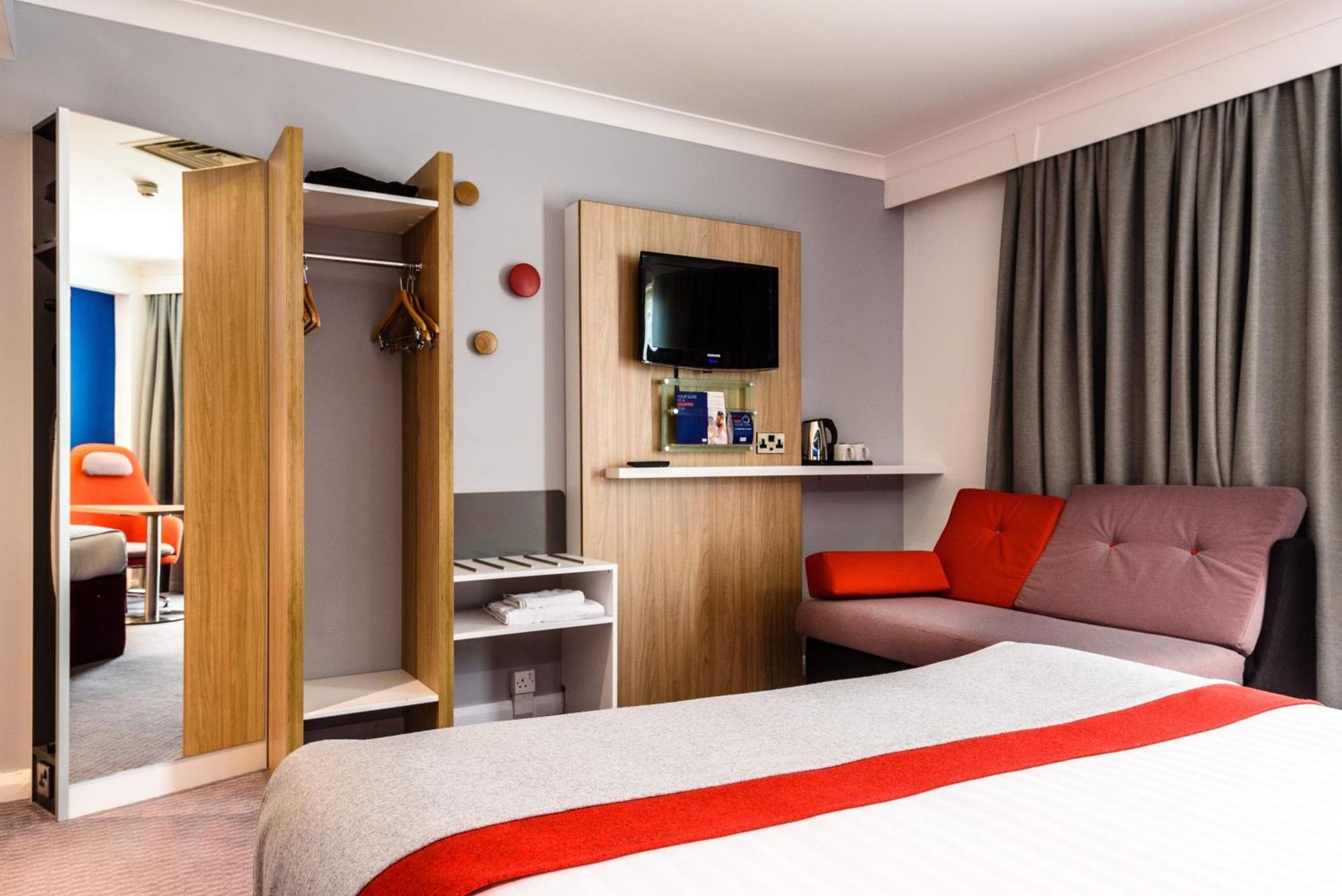 Chambre Double Standard avec Canapé-Lit et Petit-Déjeuner Chaud Gratuit