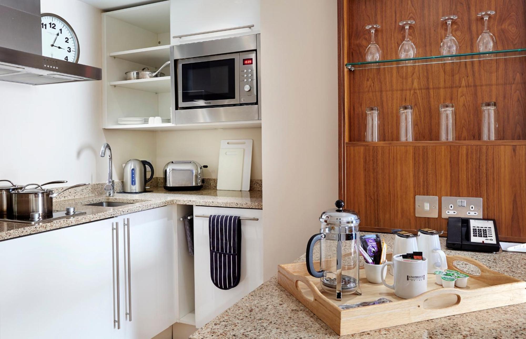 One-Bedroom King Suite Living Area,1274091283:JPEG