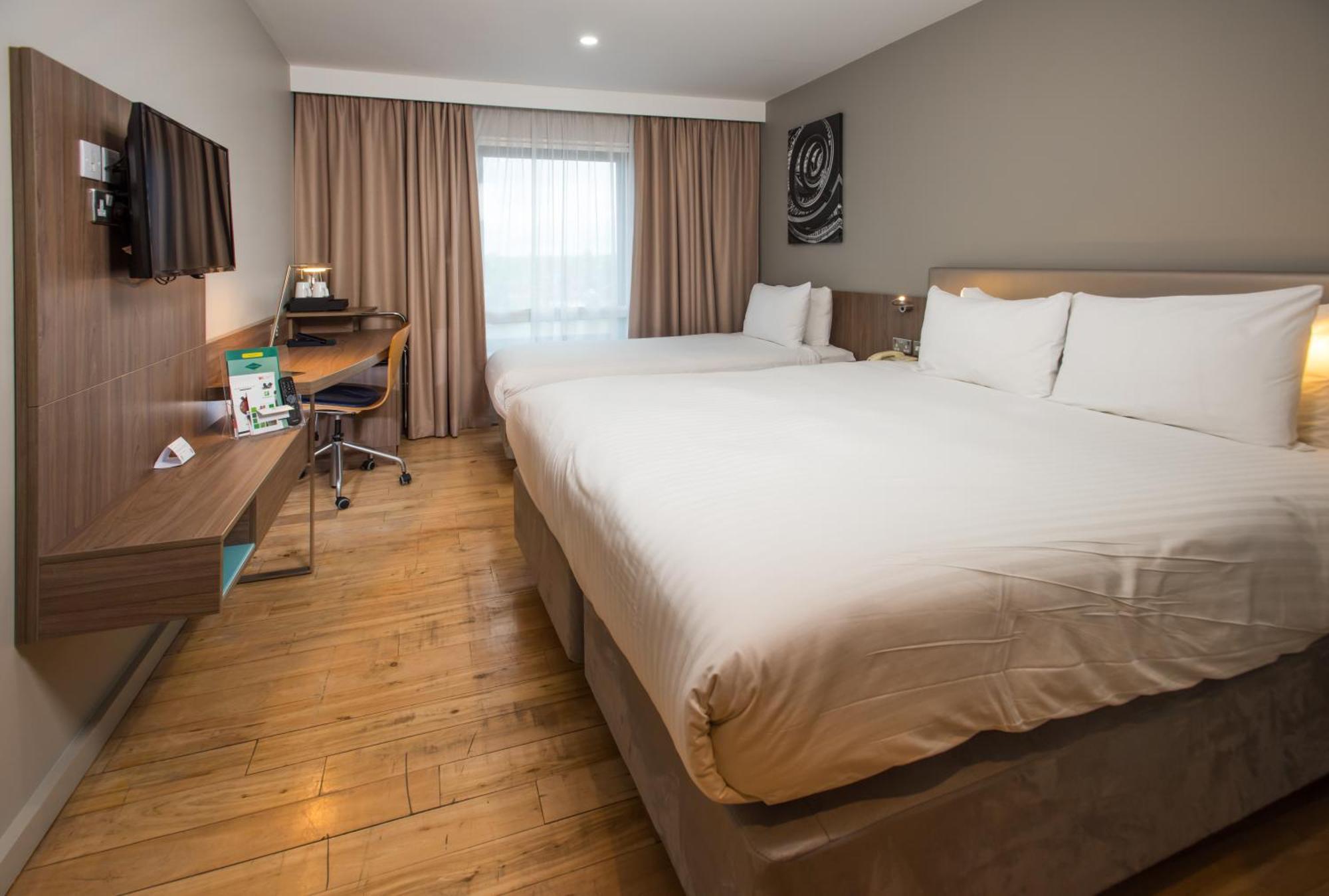 Quarto Standard com Cama de Casal e 1 de Solteiro