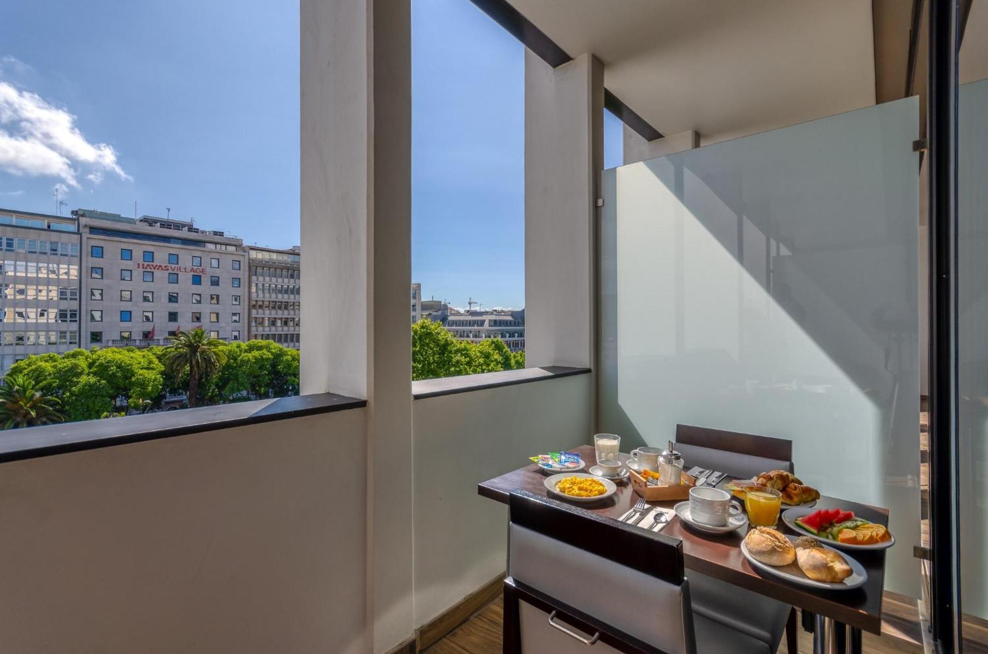 Camera Executive Doppia con Letti Singoli e Balcone