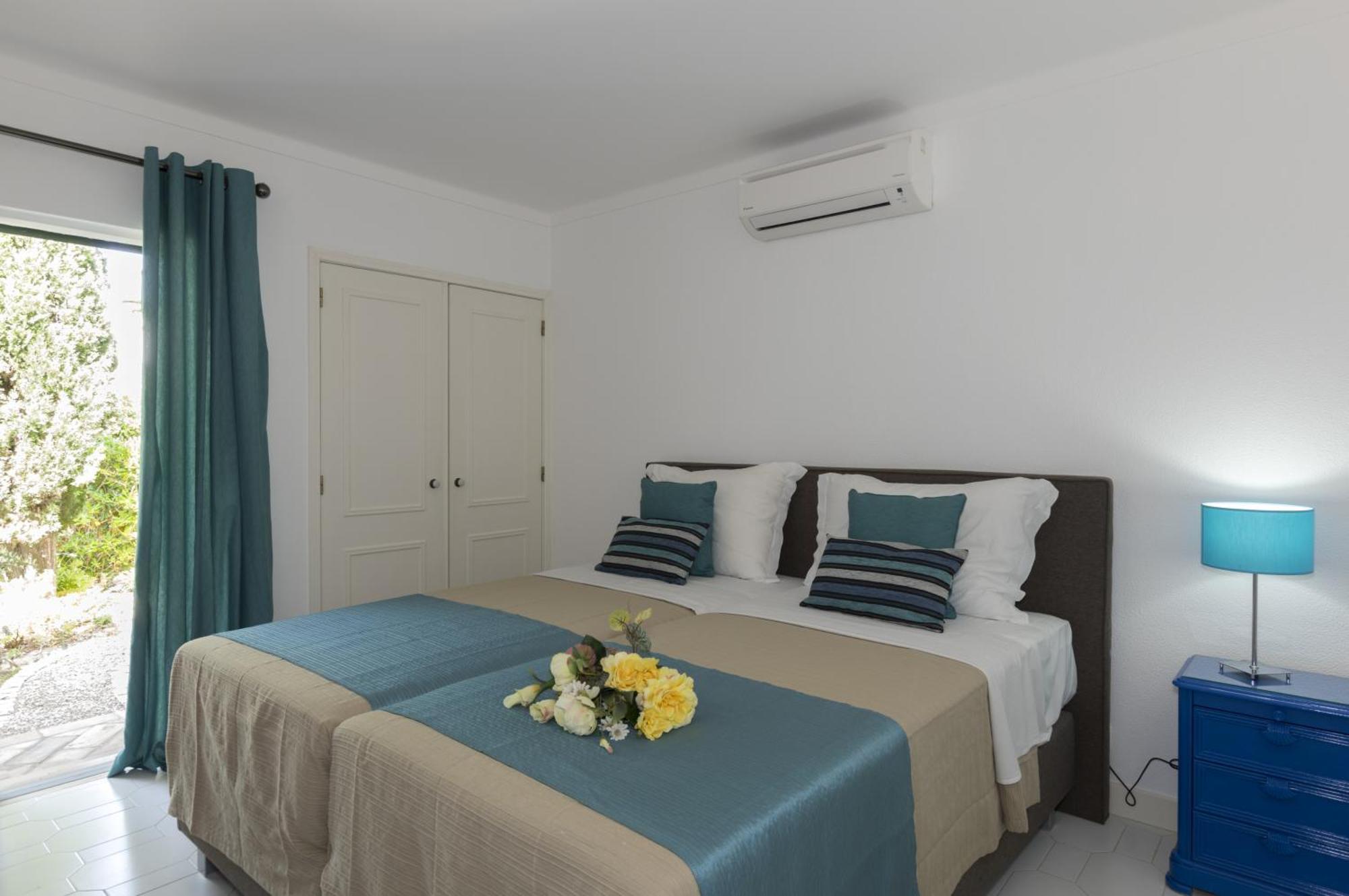 Villa com 3 Quartos e Piscina Privada
