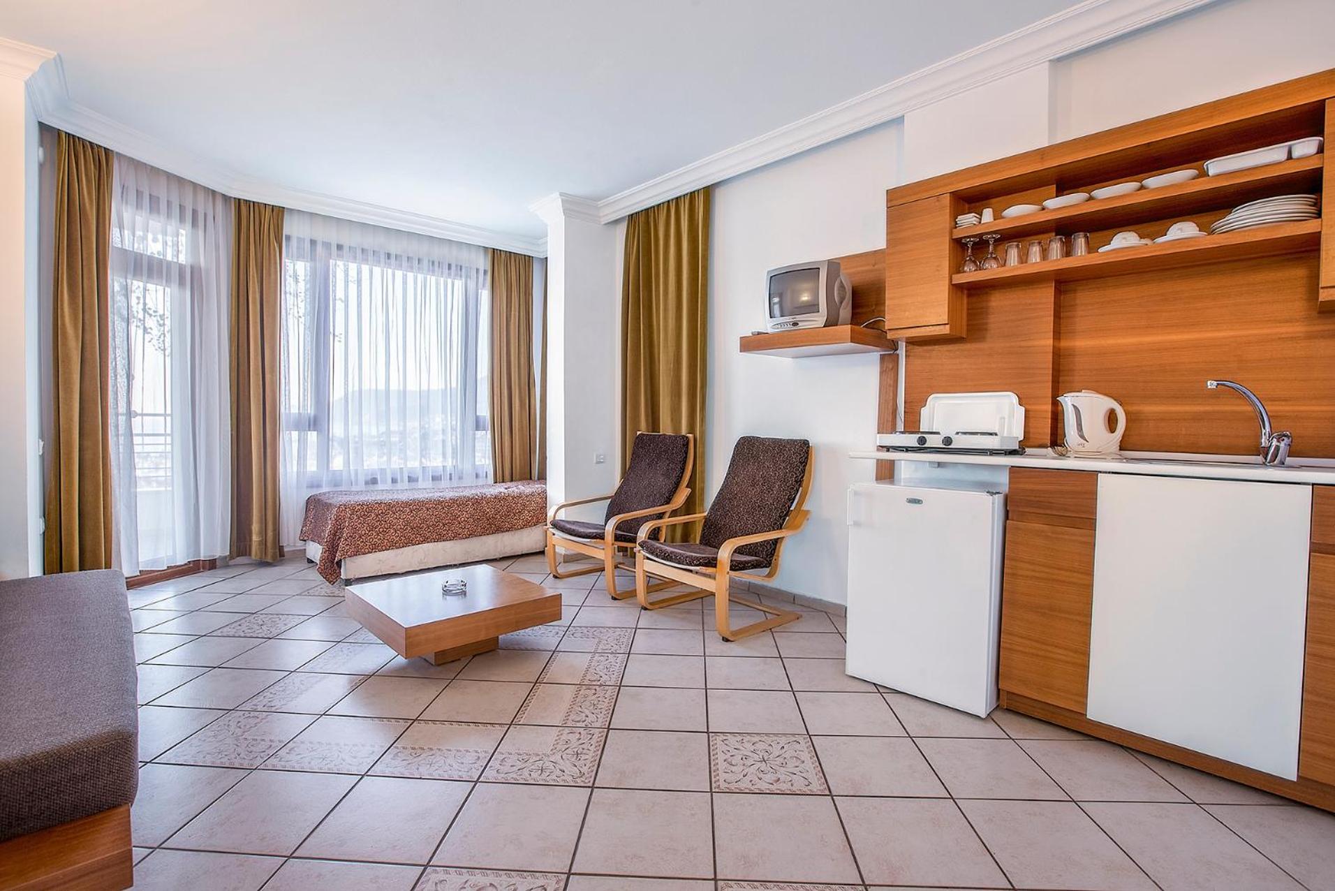 Family Room,1274826517:JPEG