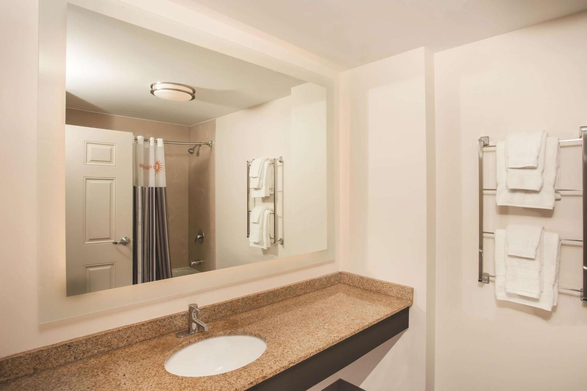 One-Bedroom Suite One King Bed One Queen Trundle Bed Non-Smoking,1742770920:JPEG