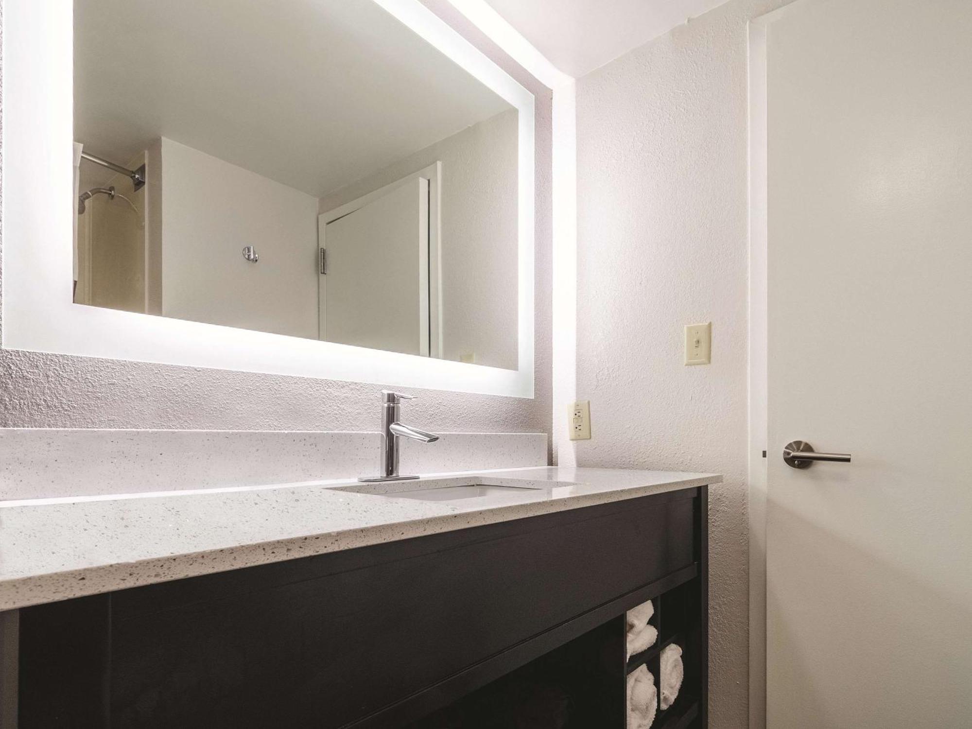 King Room - Mobility Access/Non-Smoking