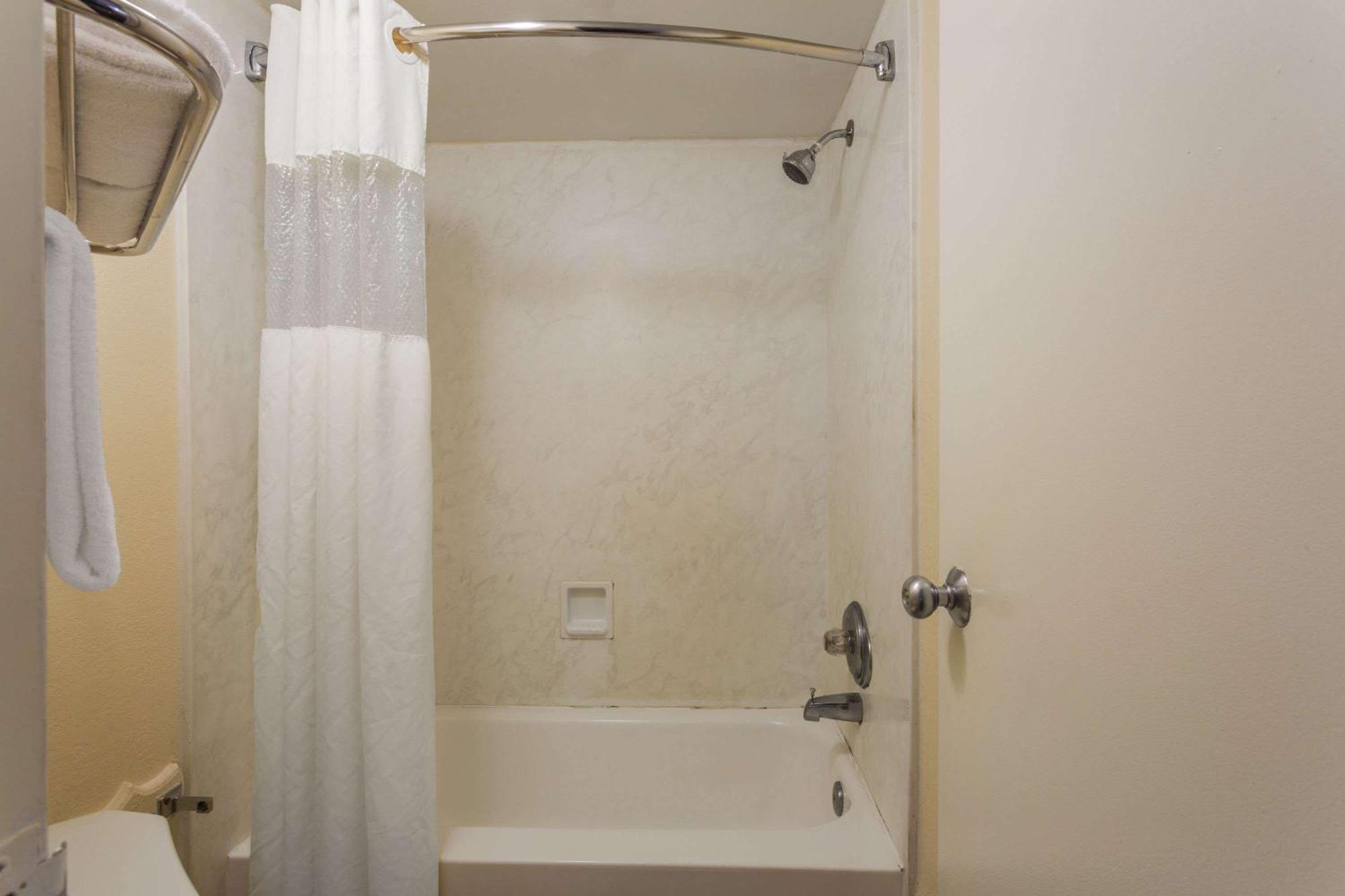 2 Double Beds One-Bedroom Oceanfront Non-Smoking