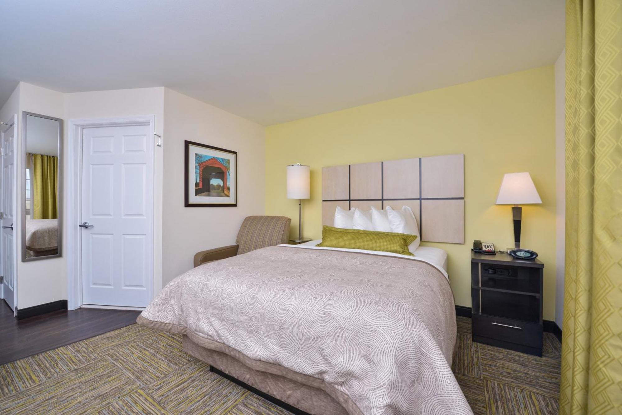One-Bedroom Queen Suite -Non-Smoking