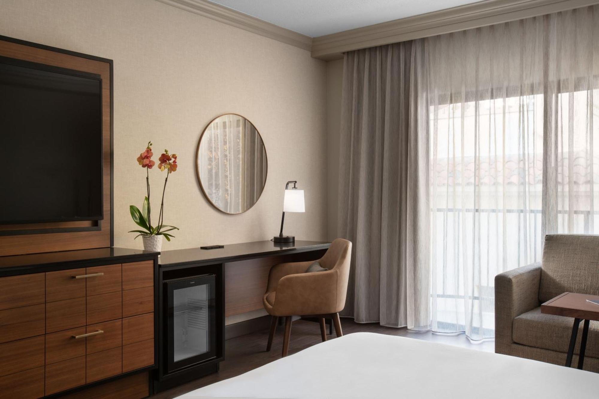 King Room,1073782270:JPEG