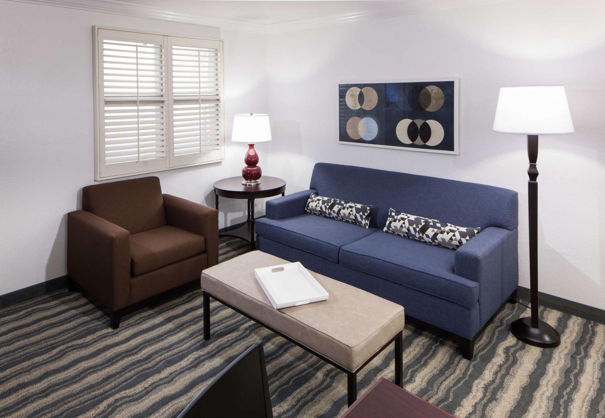 Two-Room King Suite - Non-Smoking,1552155142:JPEG