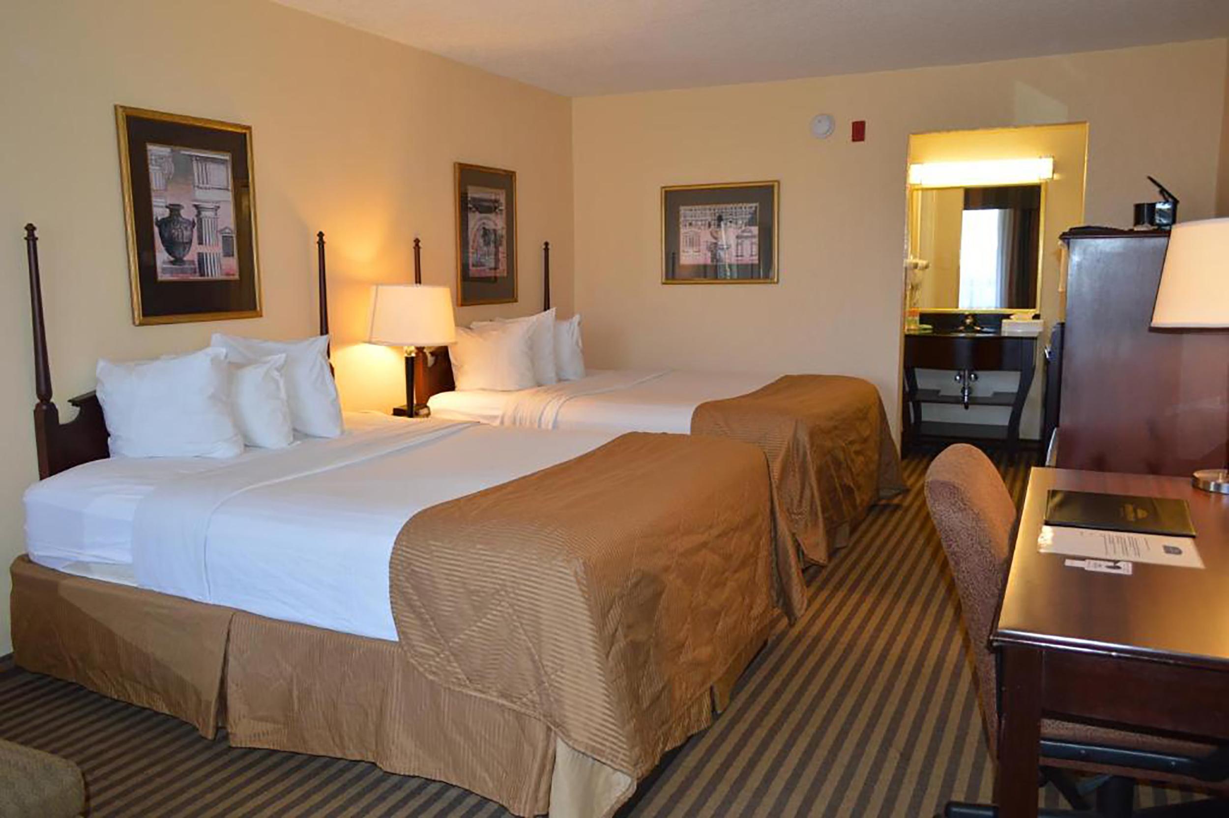 Standard Two Queen Beds,1276499524:JPEG