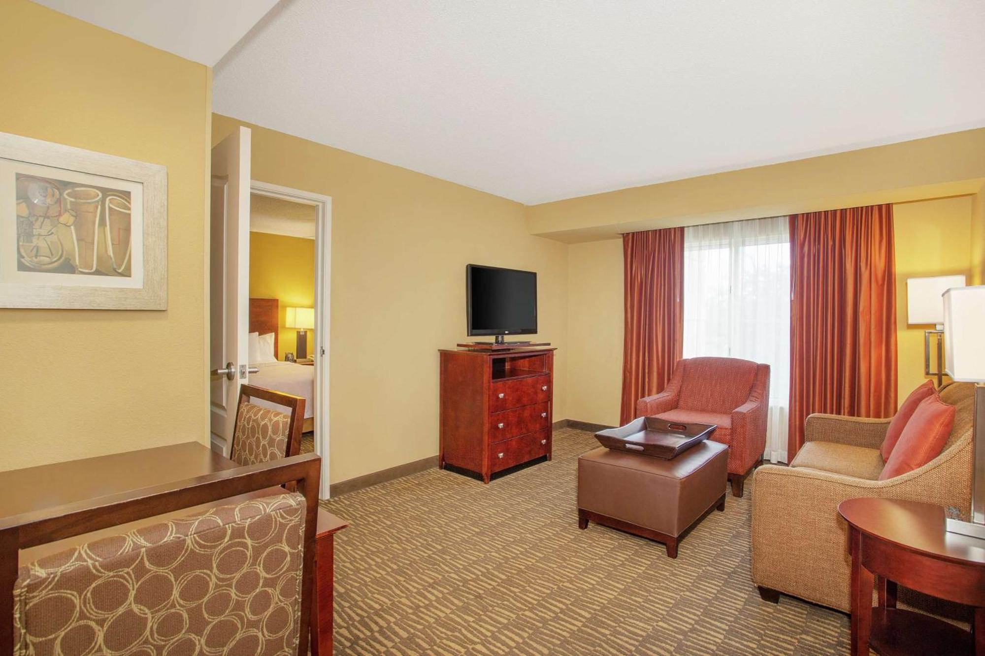 One-Bedroom Queen Suite with Two Queen Beds - Non-Smoking