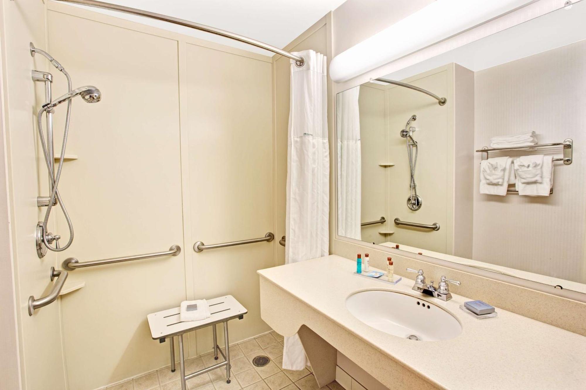 King Room with Bath Tub - Mobility Accessible/Non-Smoking,1709576749:JPEG