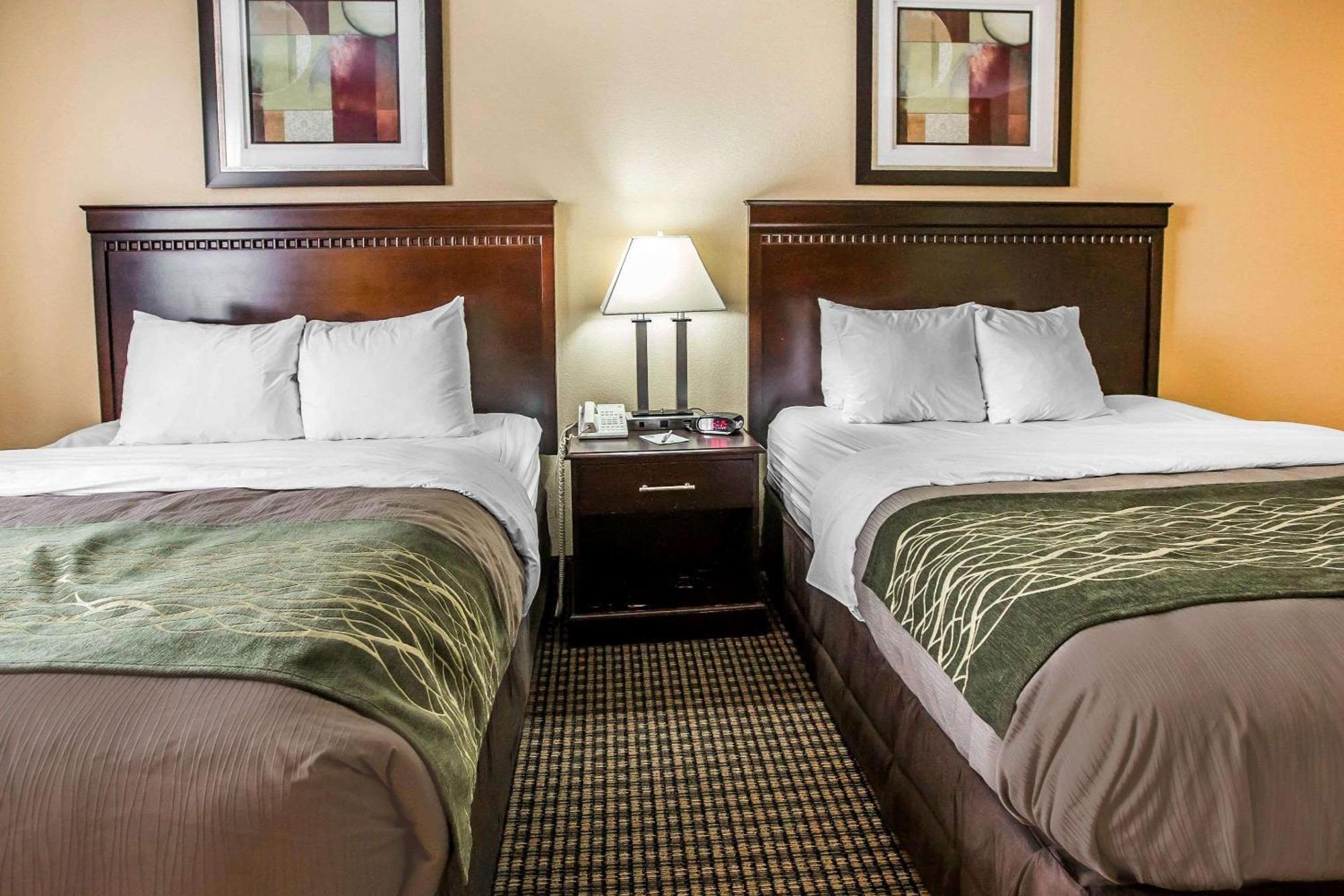 Queen Room with Two Queen Beds- Non-Smoking