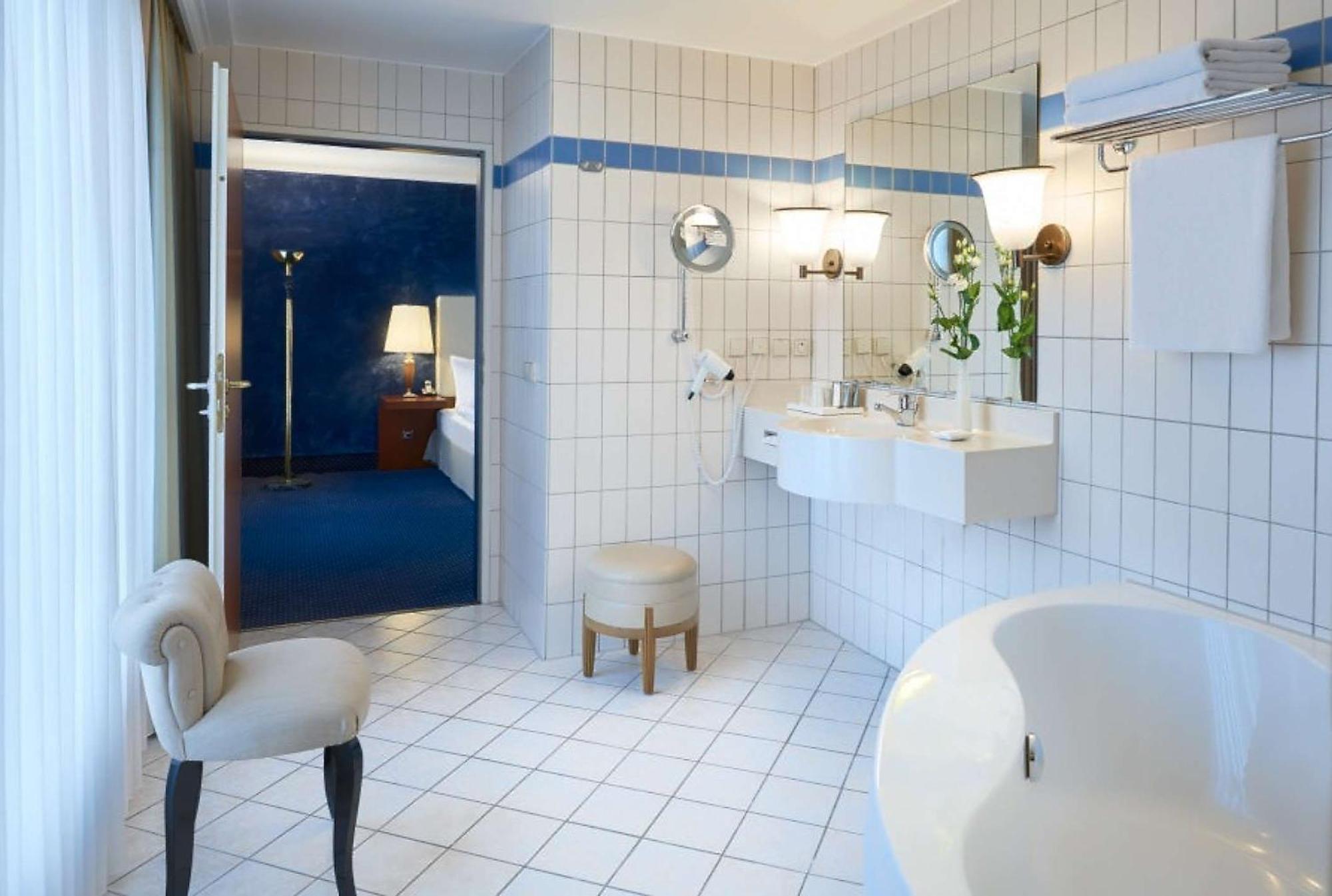 Deluxe Suite,1276845292:JPEG