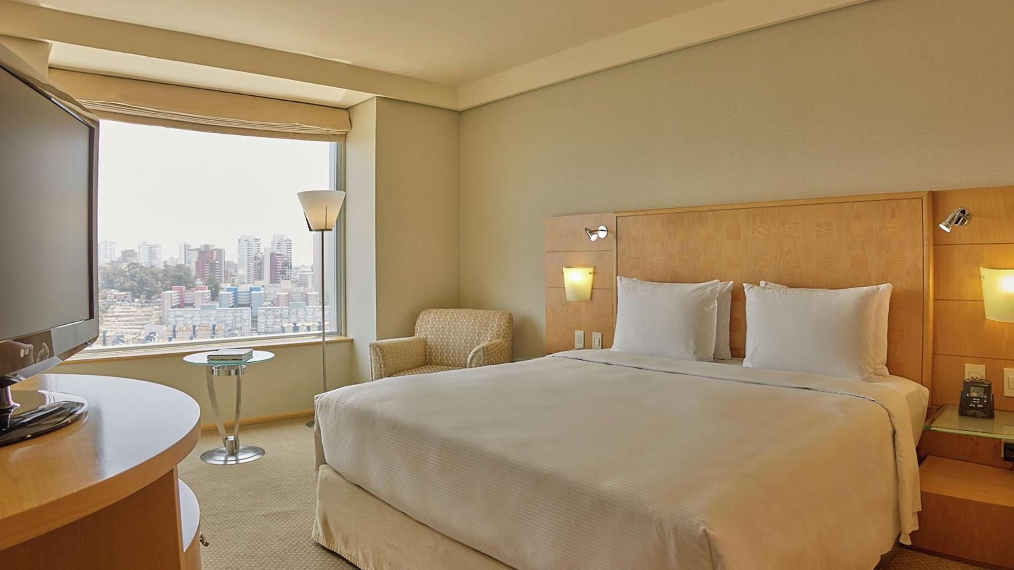King Bed Executive Room Happy Hour at the Executive Lounge,1657146838:JPEG