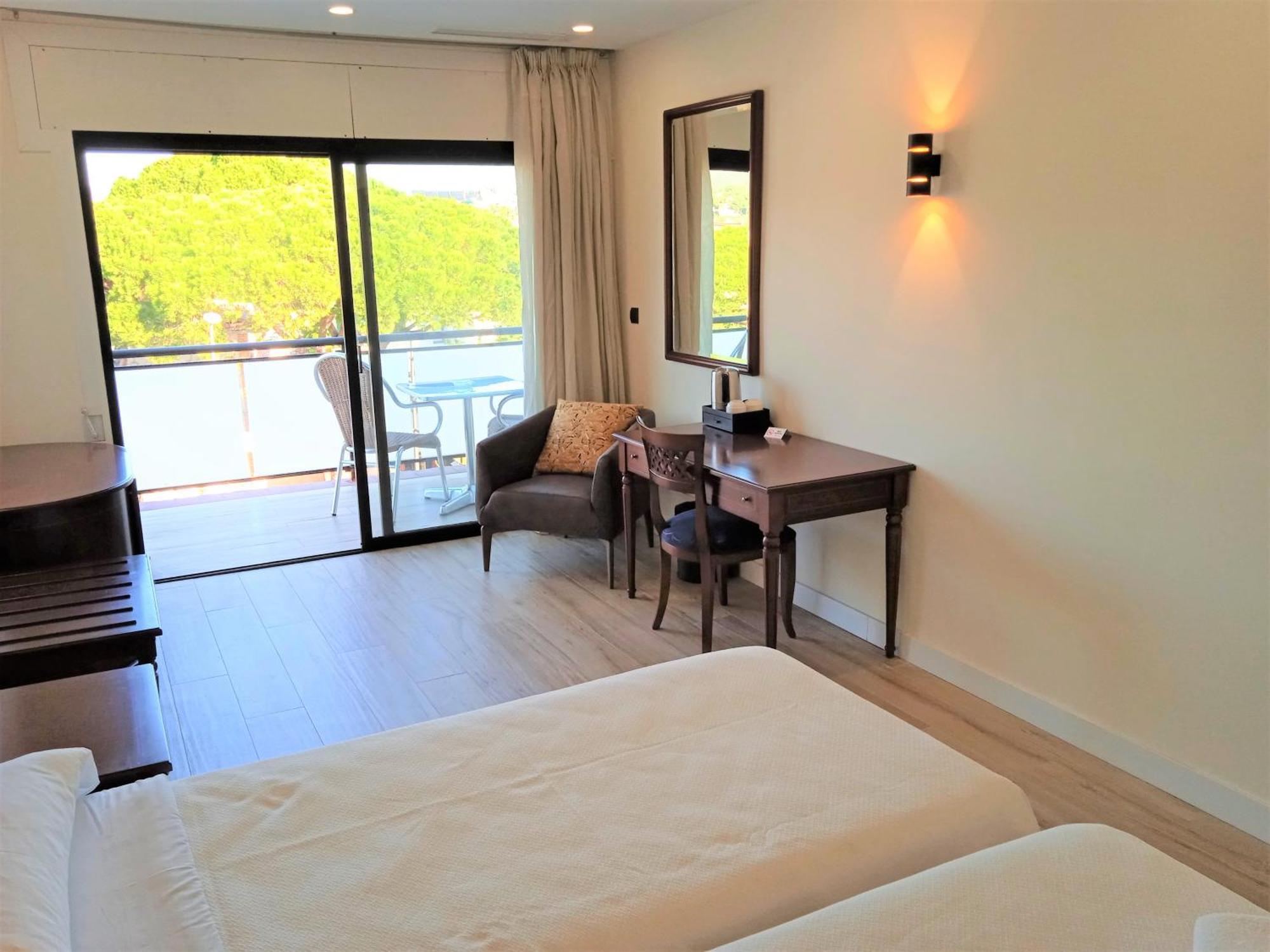 Habitación Cuádruple con balcón
