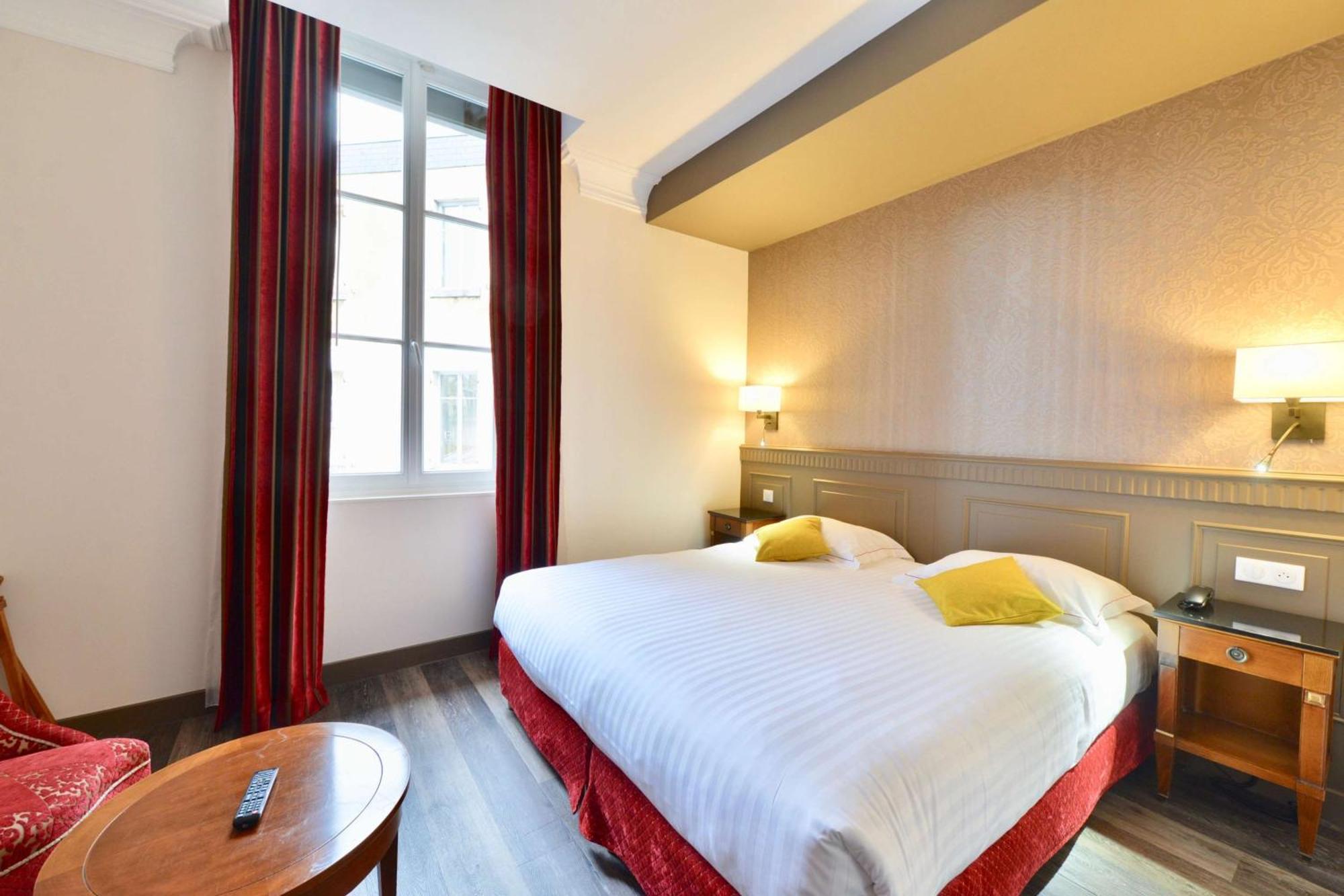 Chambre Lit Queen-Size Confort - Non-Fumeurs