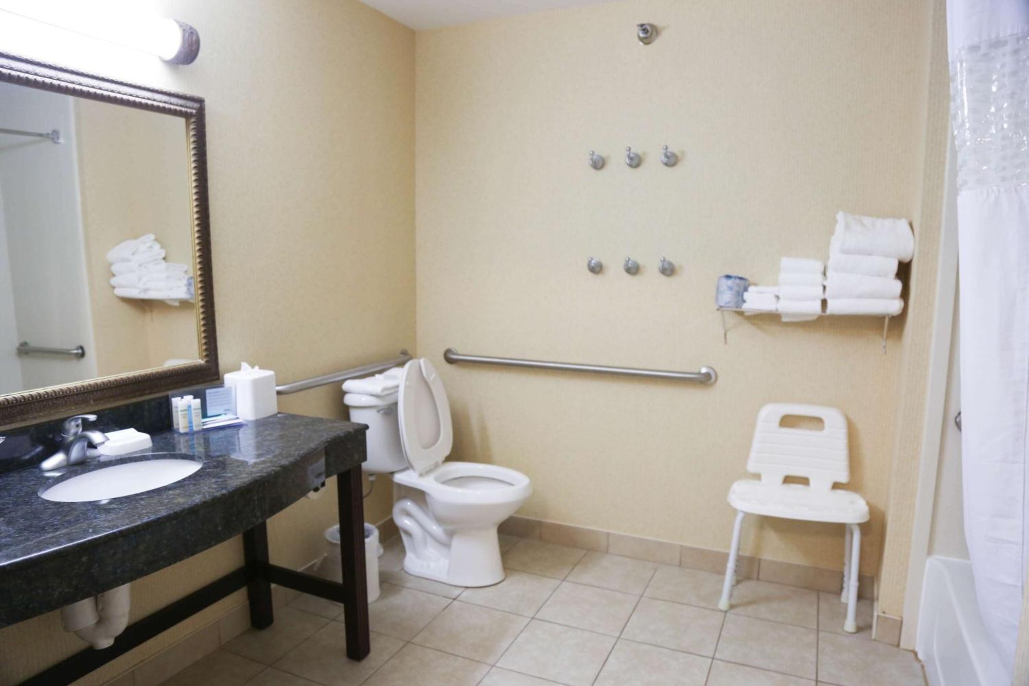 Queen Room with Two Queen Beds - Mobility Access/Non-Smoking