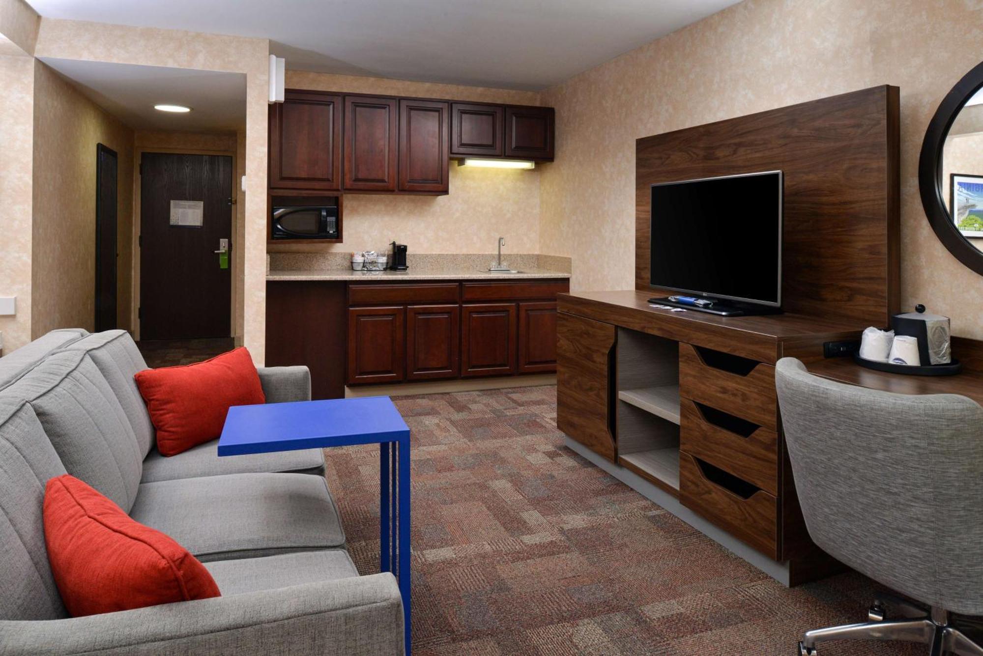 King Studio with Sofa Bed - Non-Smoking