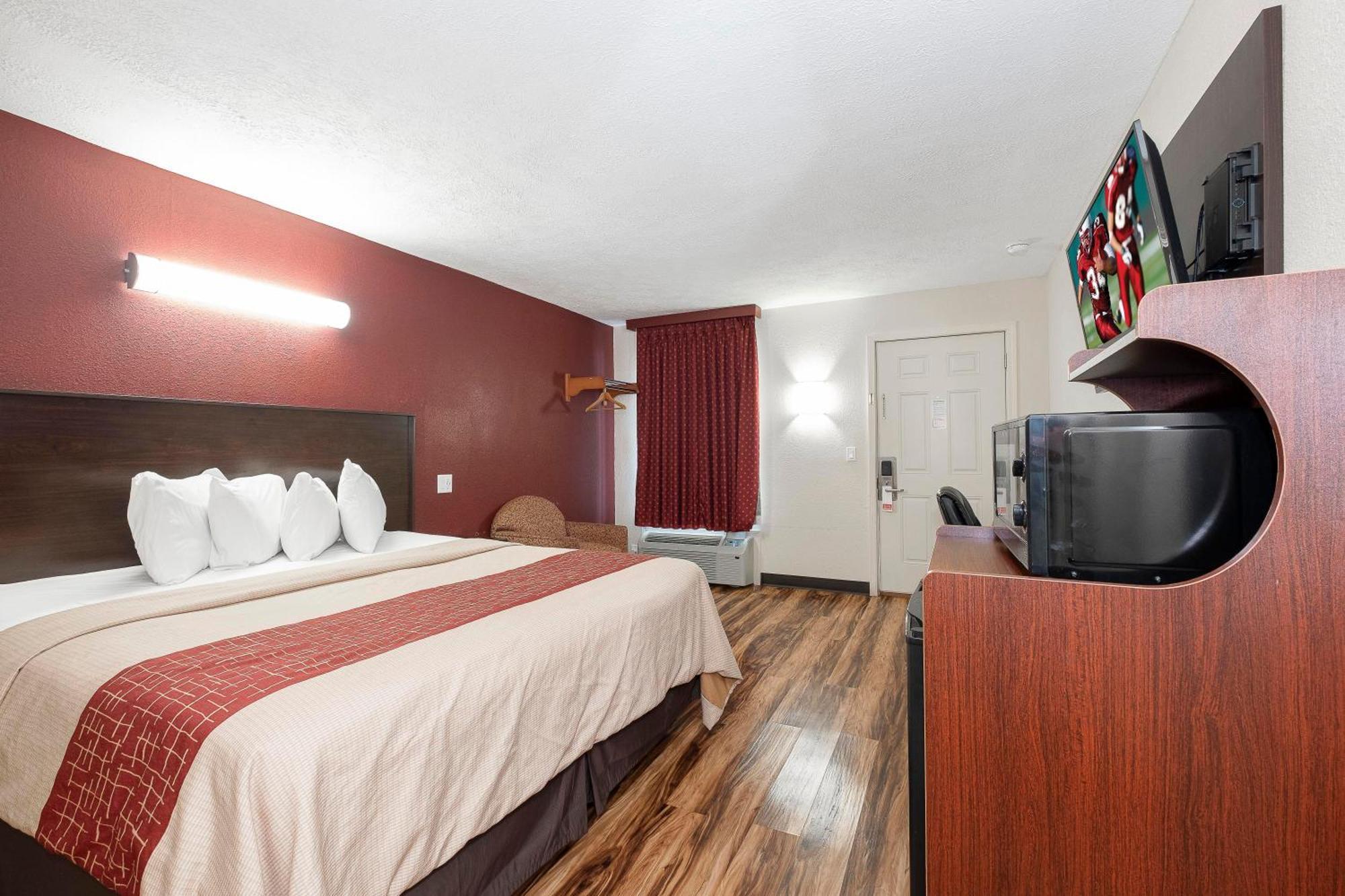 Deluxe King Room Disability Access Non-Smoking