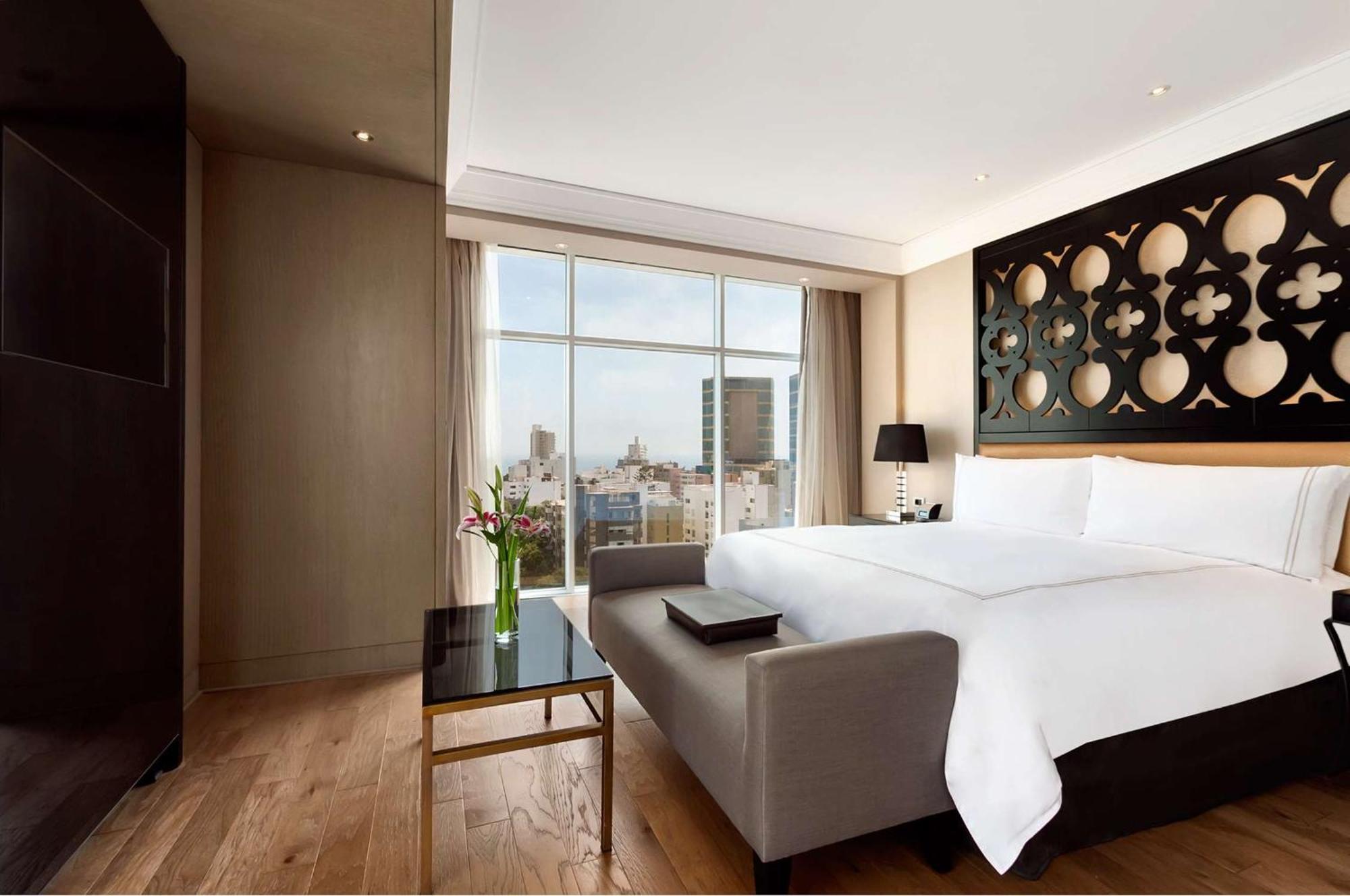 Suíte Júnior com Cama King-size e Área de Estar