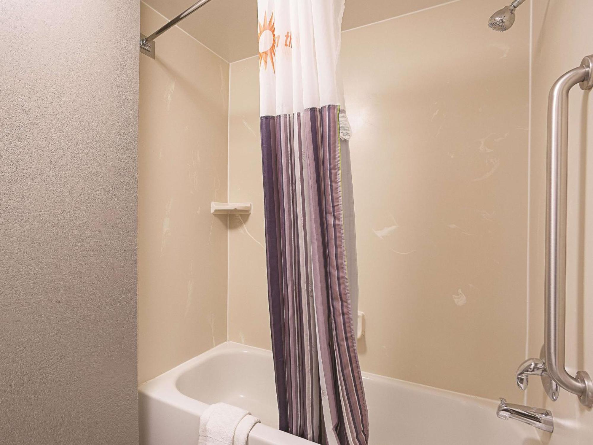 Double Room with Two Double Beds,1279462198:JPEG