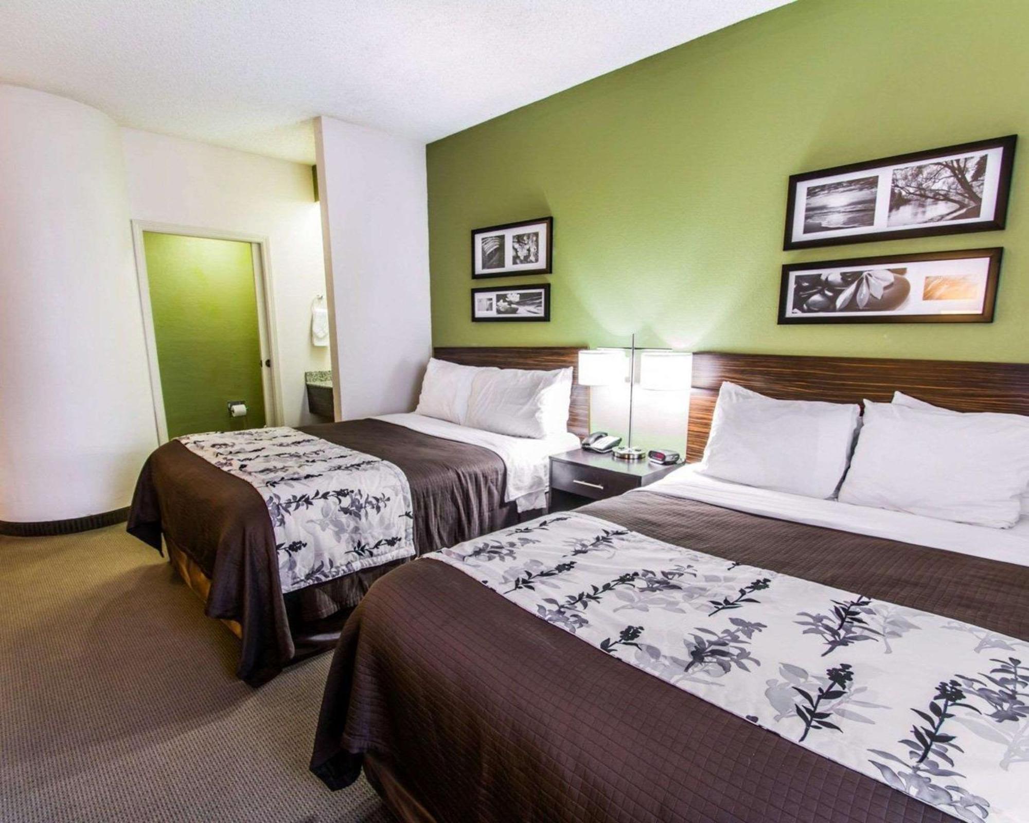 Queen Room with Two Queen Beds - Non-Smoking