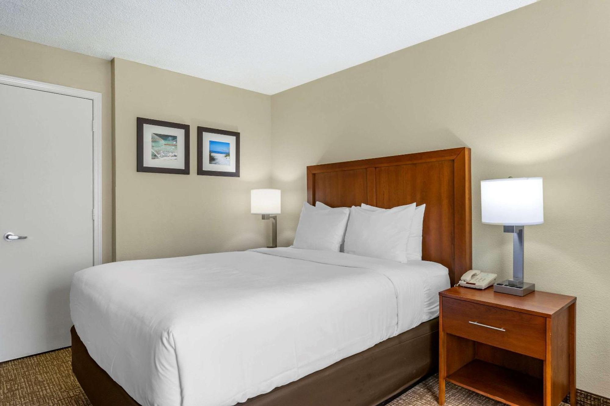 Queen Room - Accessible/Non-Smoking