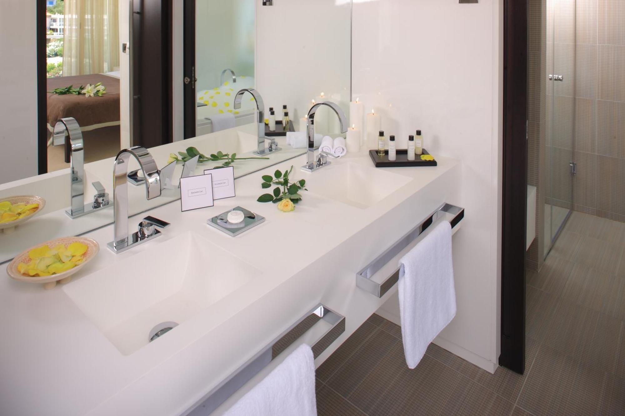 Junior Suite with Balcony and Sea View,1739370156:JPEG