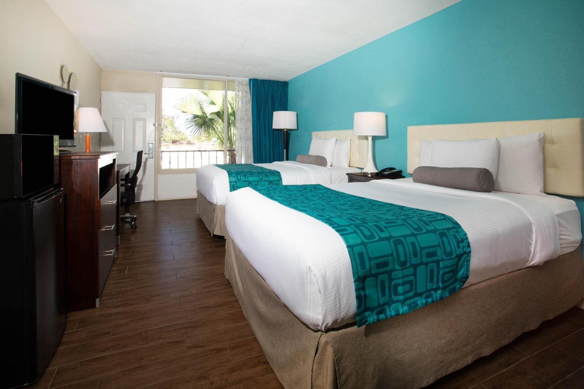 2 Queen Beds, Courtyard View, Non-Smoking,1280355658:JPEG