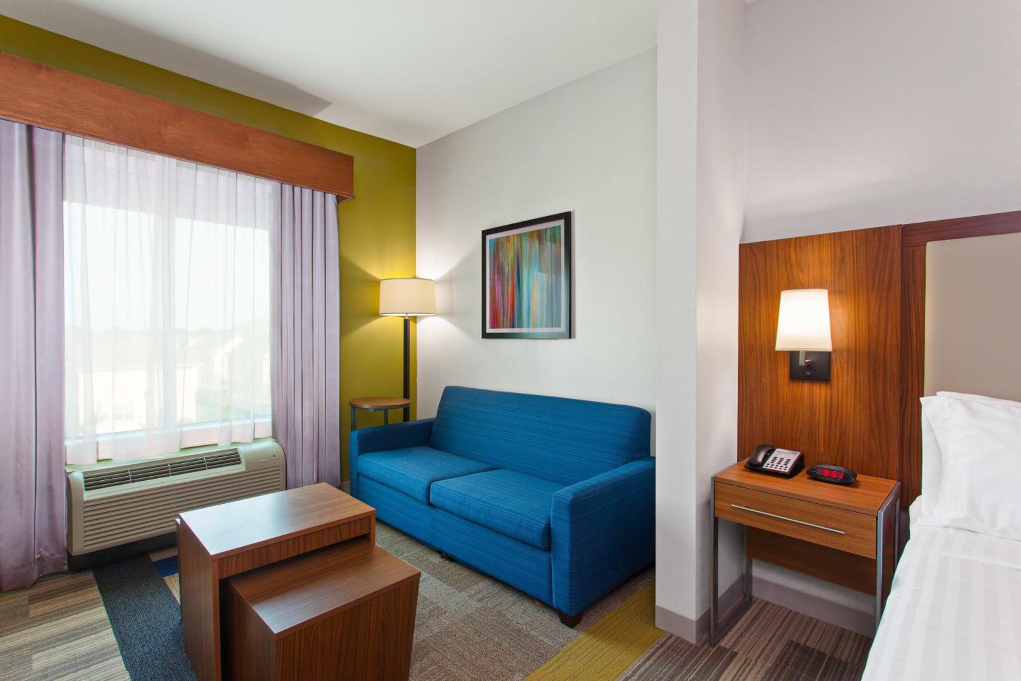 King Suite with Sofa Bed - Non-Smoking