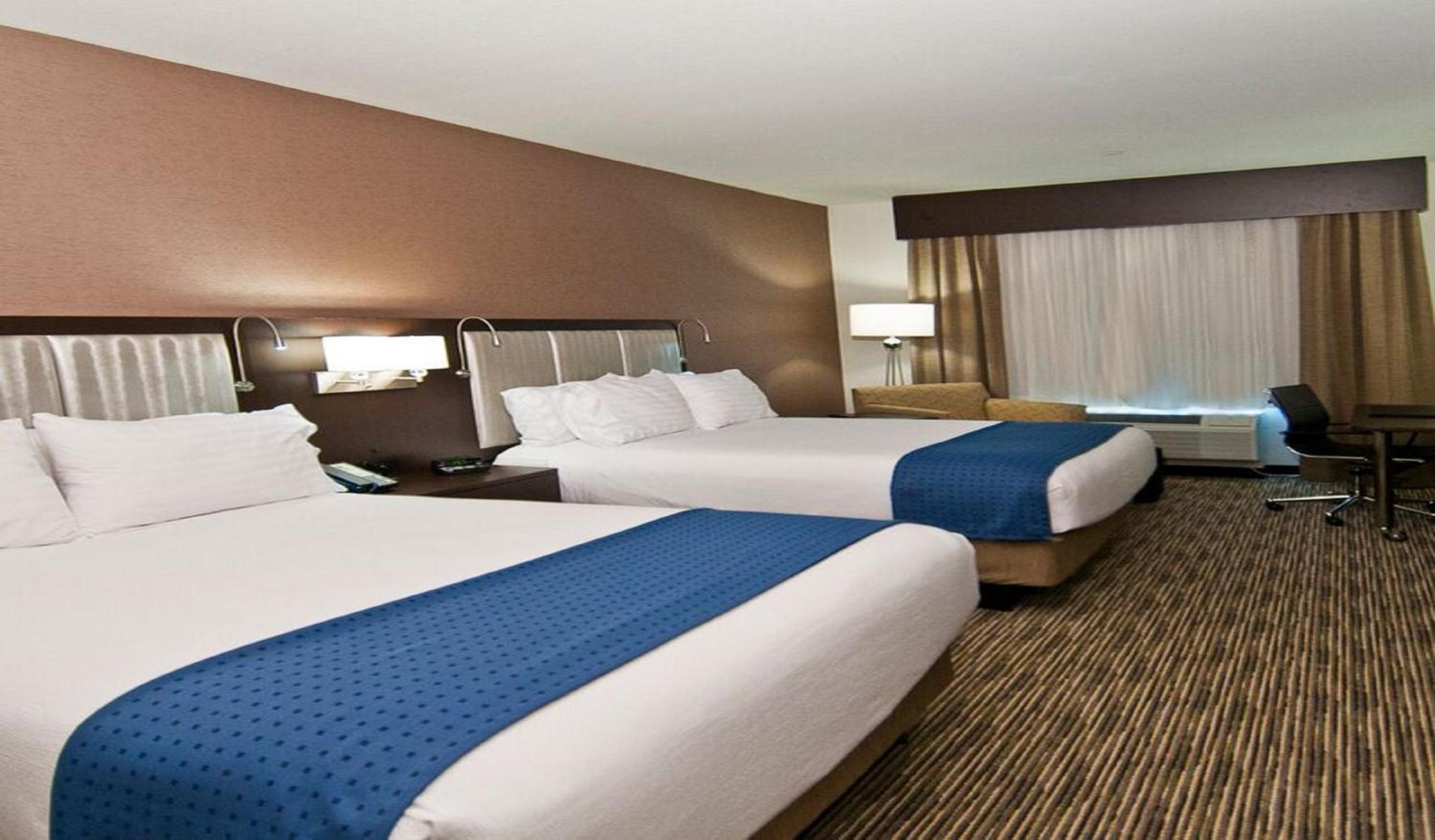 Standard Queen Room Two Queen Beds