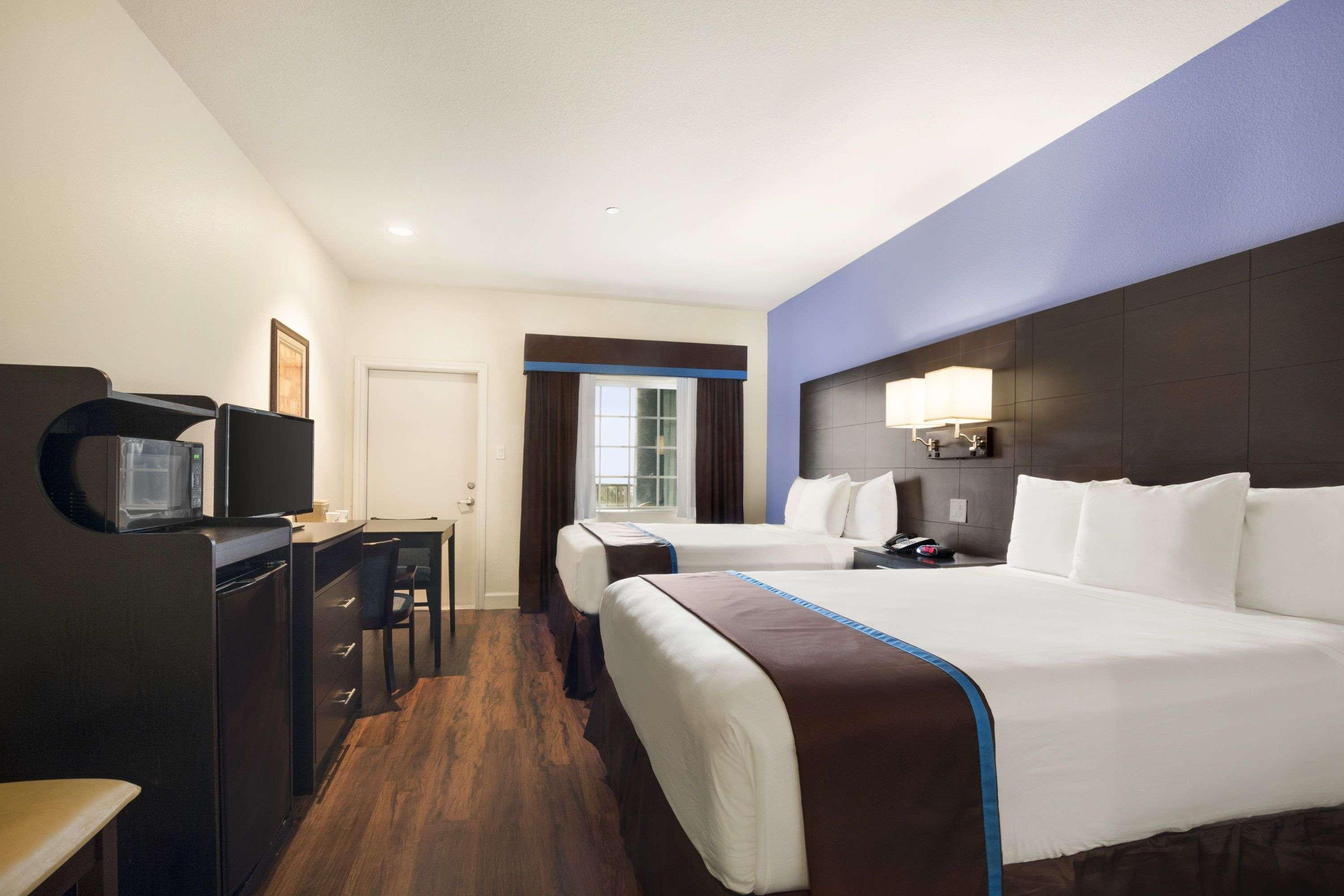 Queen Room with Two Queen Beds - Non-Smoking