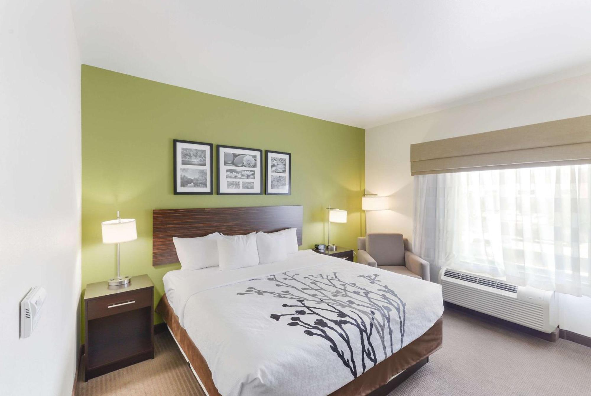 King Room with Whirlpool - Non-Smoking