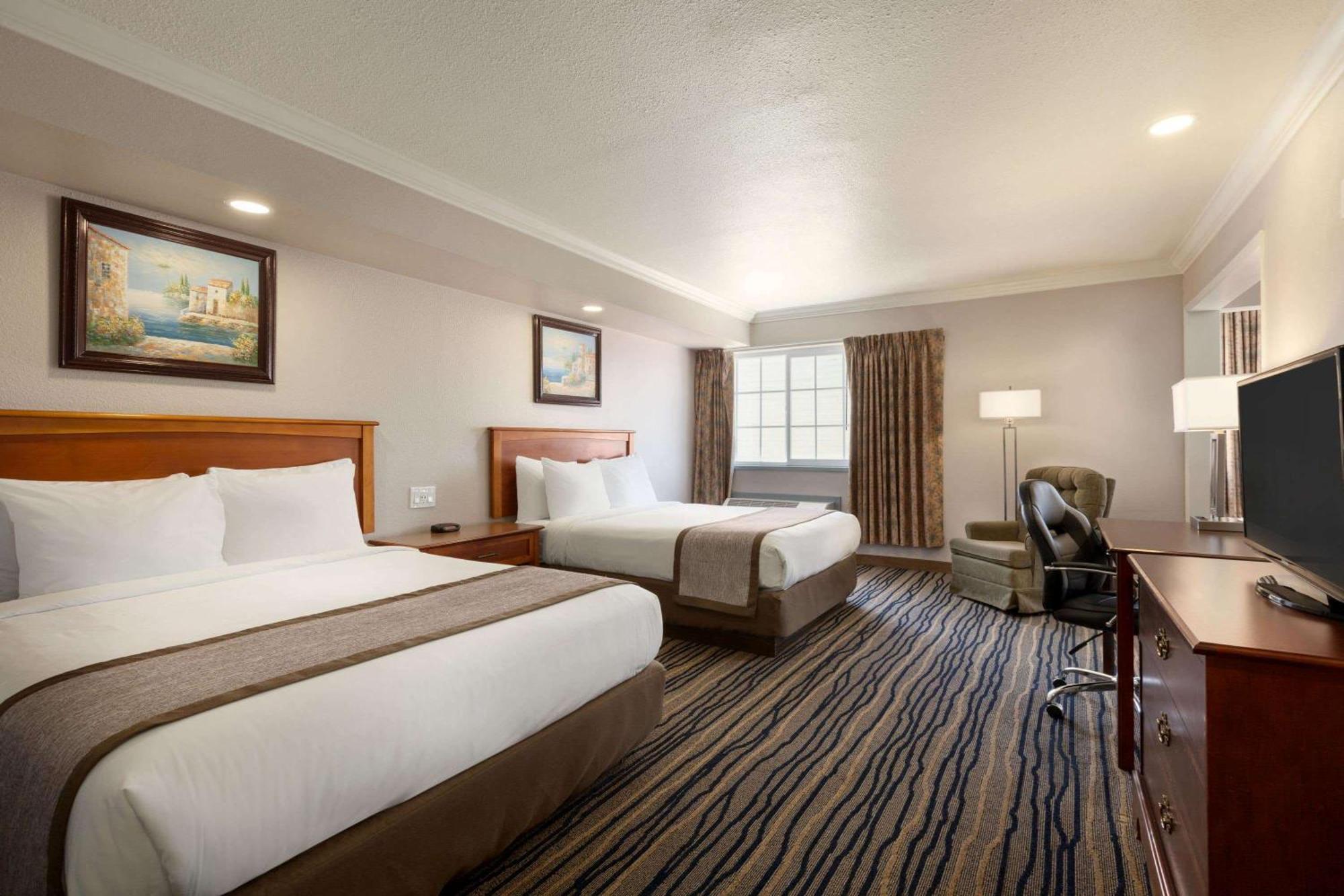 Queen Room with Two Queen Beds - Non-Smoking
