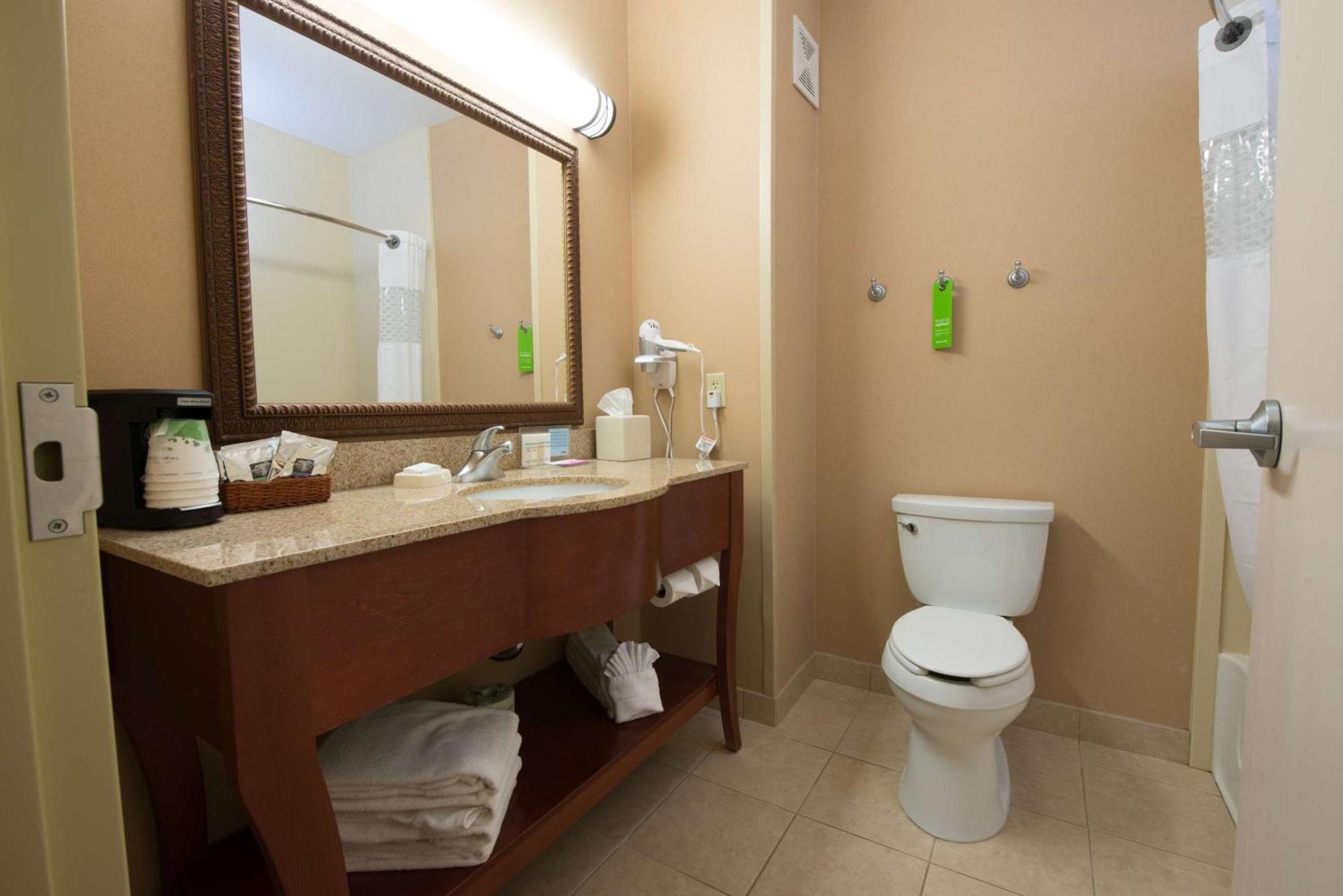 Queen Room with Two Queen Beds,1551448351:JPEG