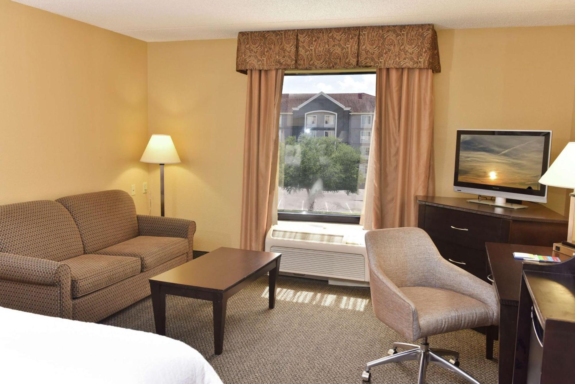 King Room with Sofa Bed and Study - Non-Smoking