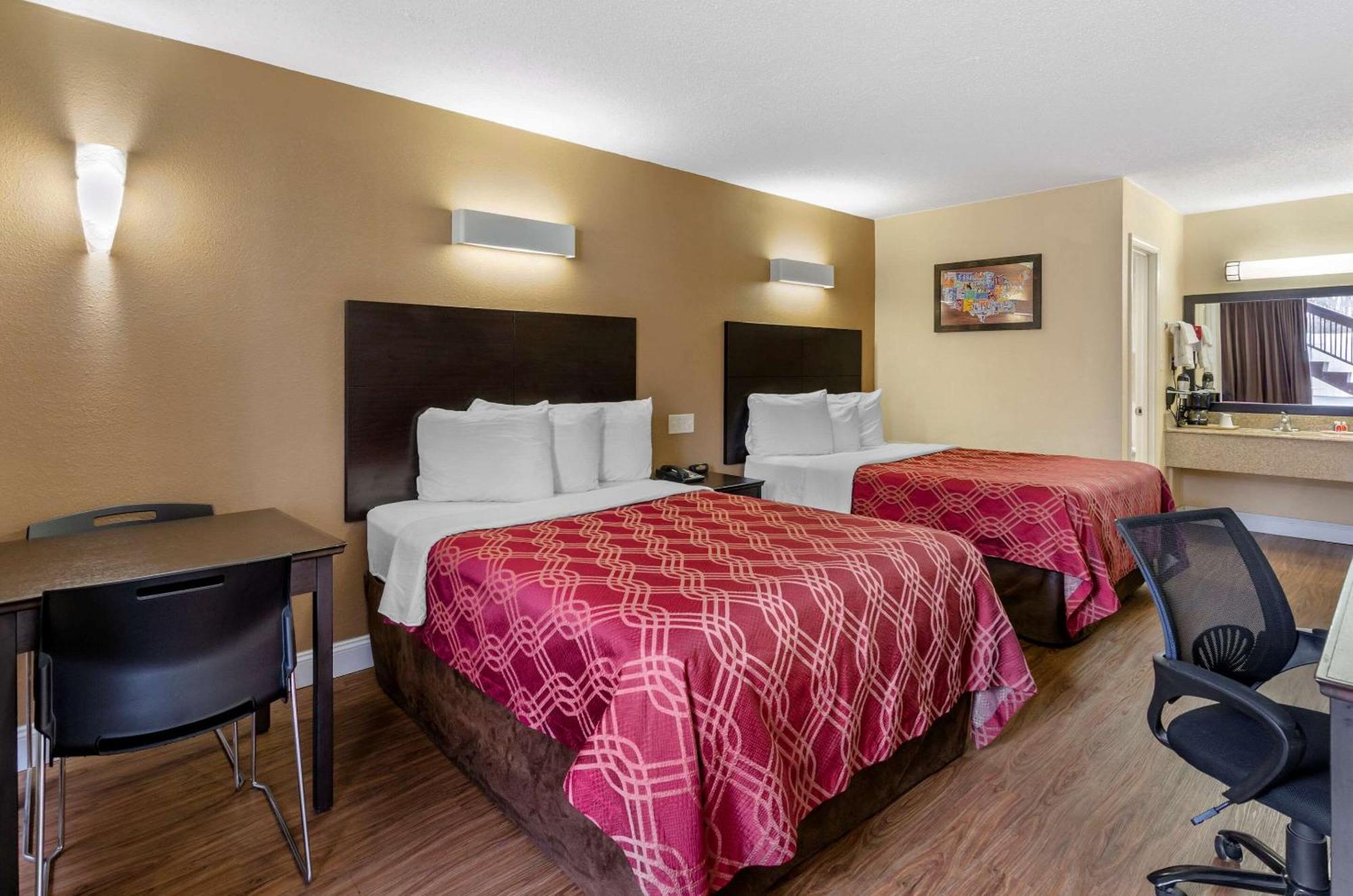 Double Room with Two Double Beds - Smoking