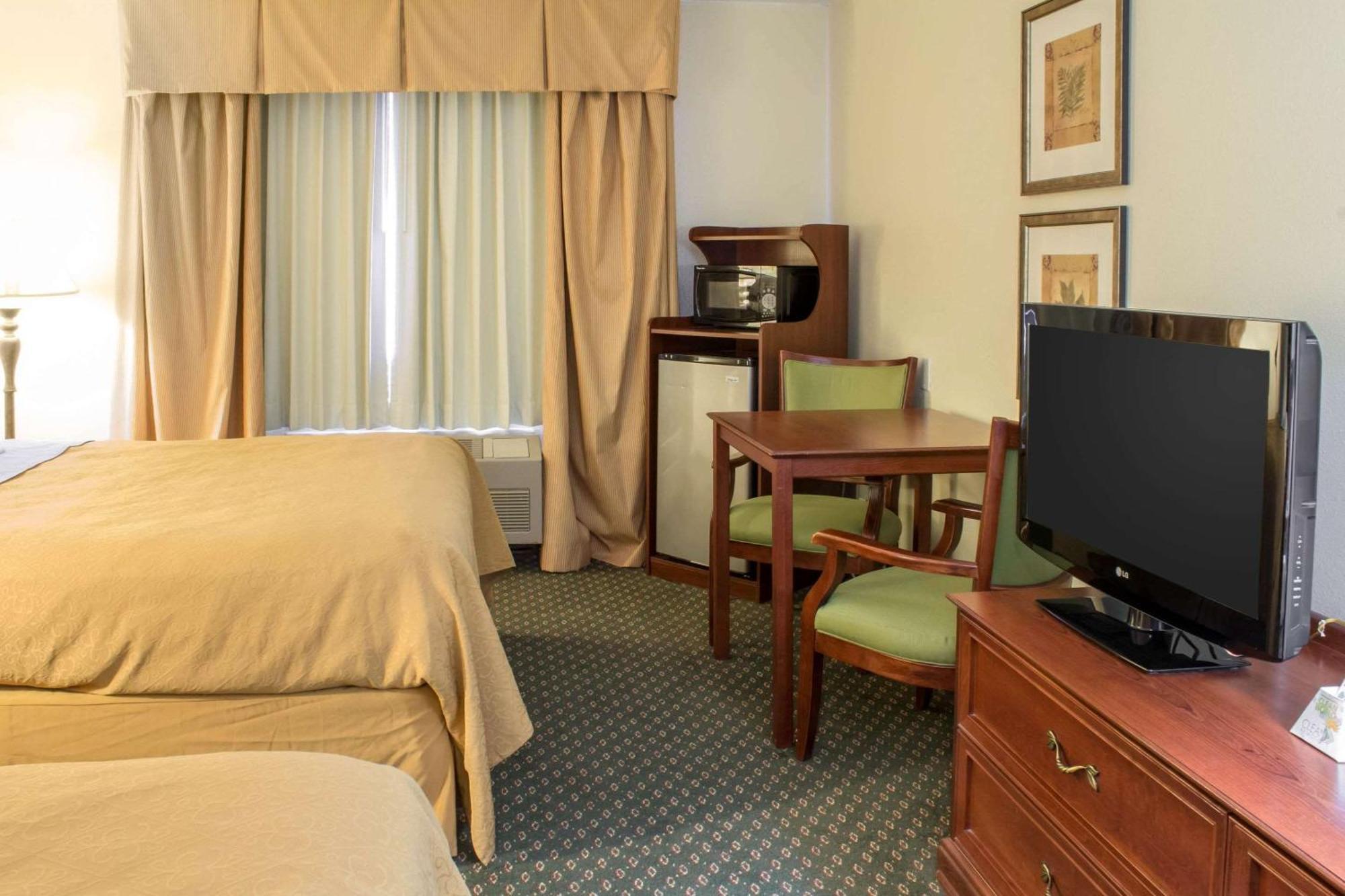Queen Room with Two Queen Beds - Accessible/Non-Smoking