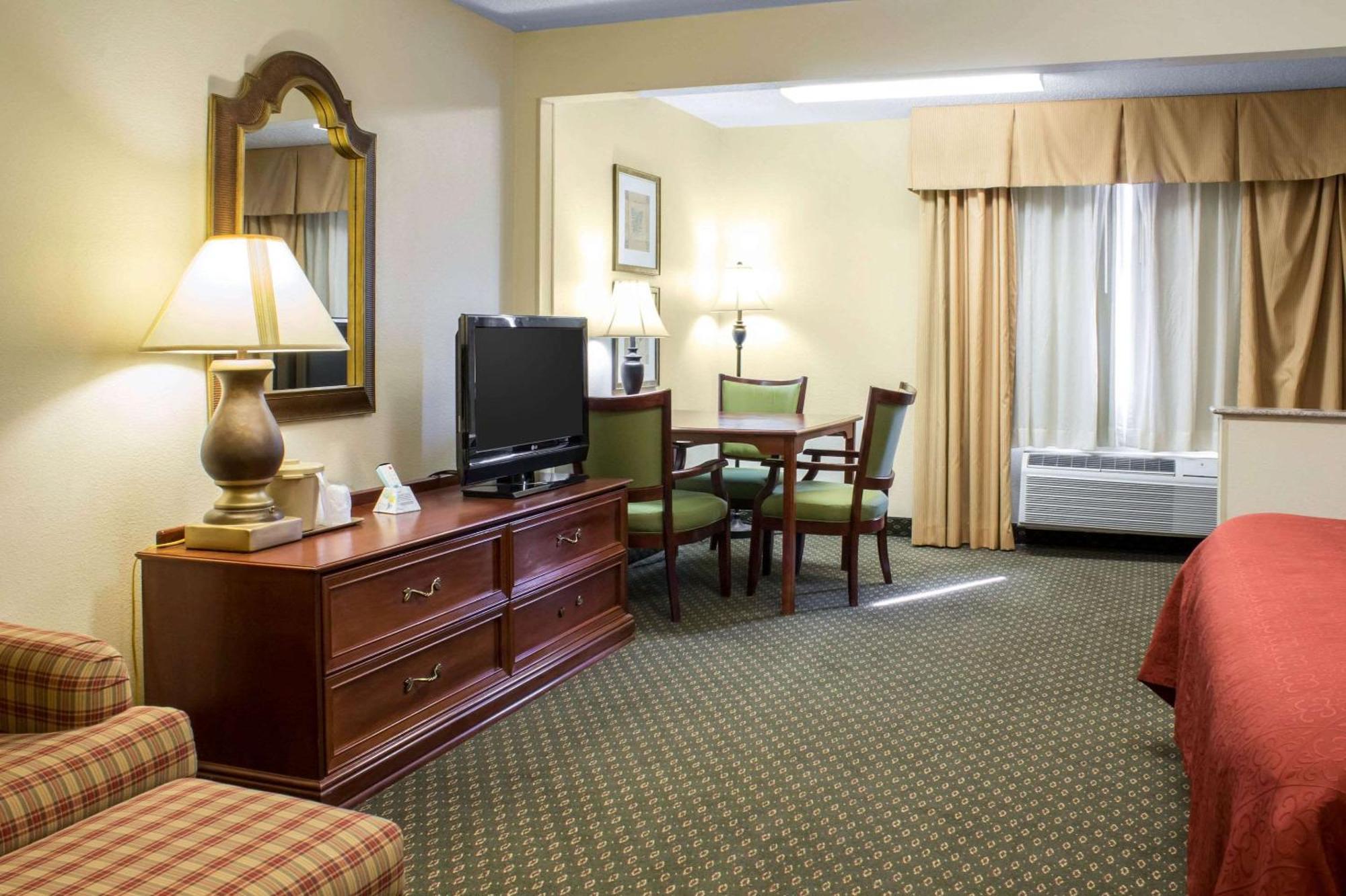 King Room - Accessible/Non-Smoking
