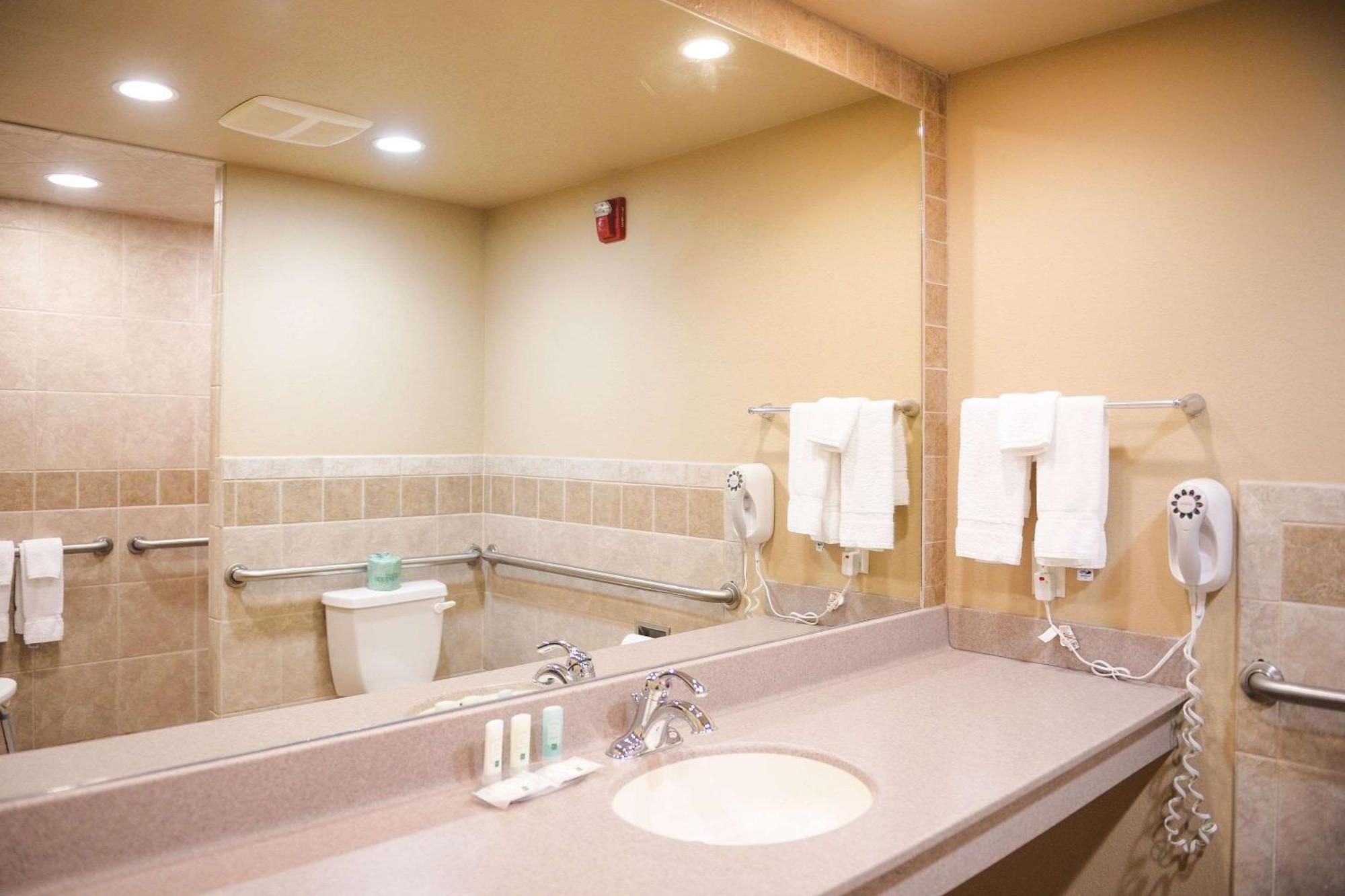King Room - Accessible/Non-Smoking