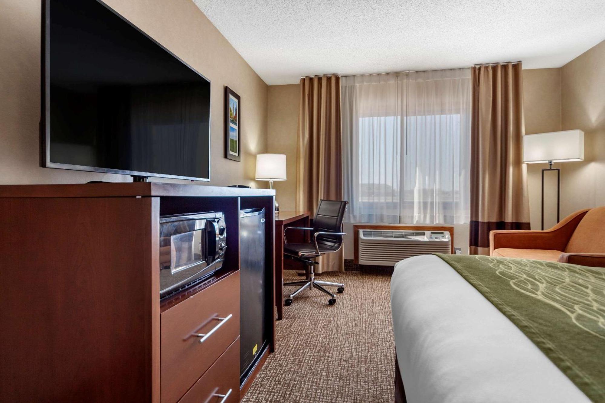 Superior King Suite - Non-Smoking