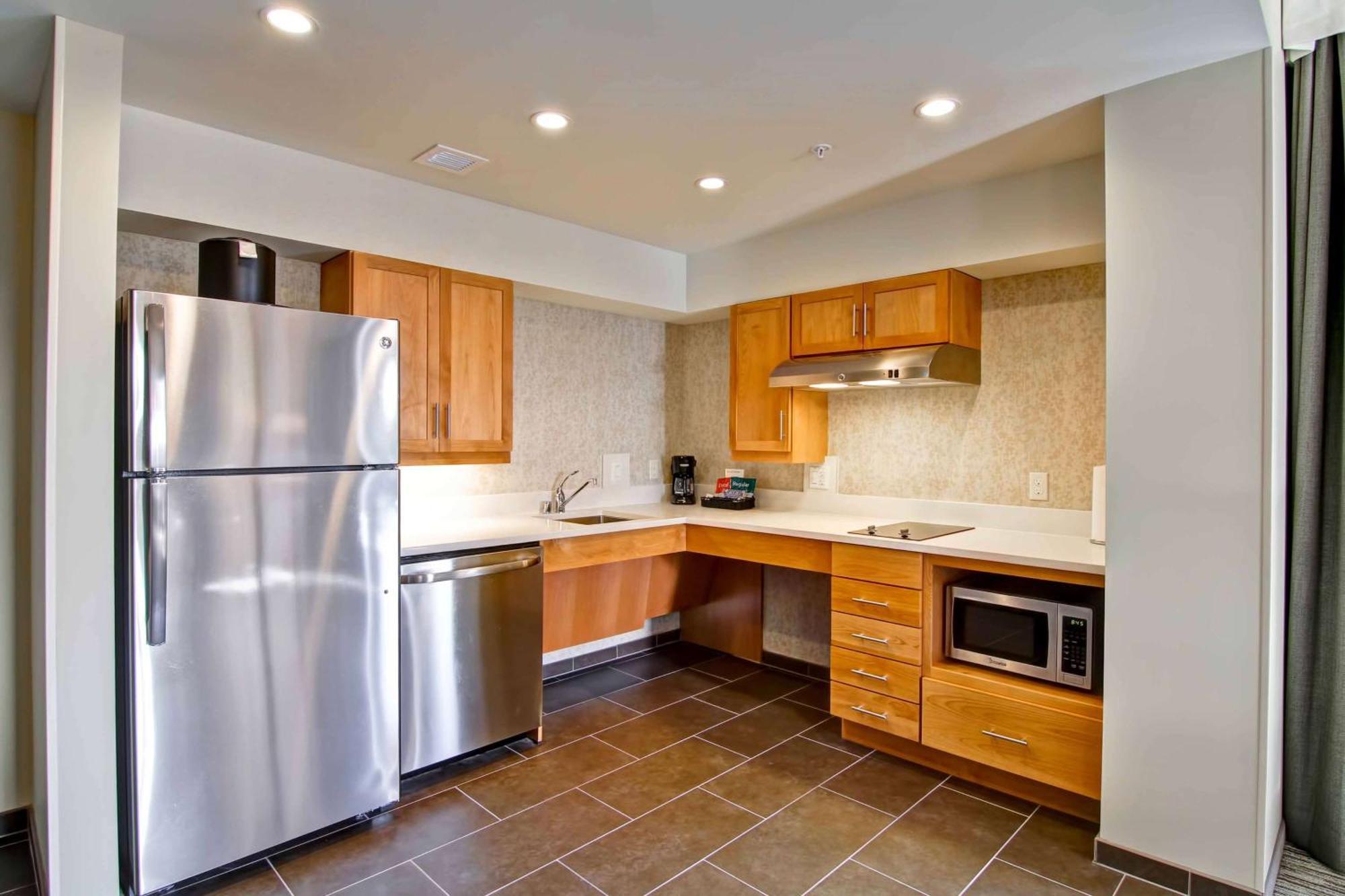 One-Bedroom King Corner Suite - Mobility Accessible