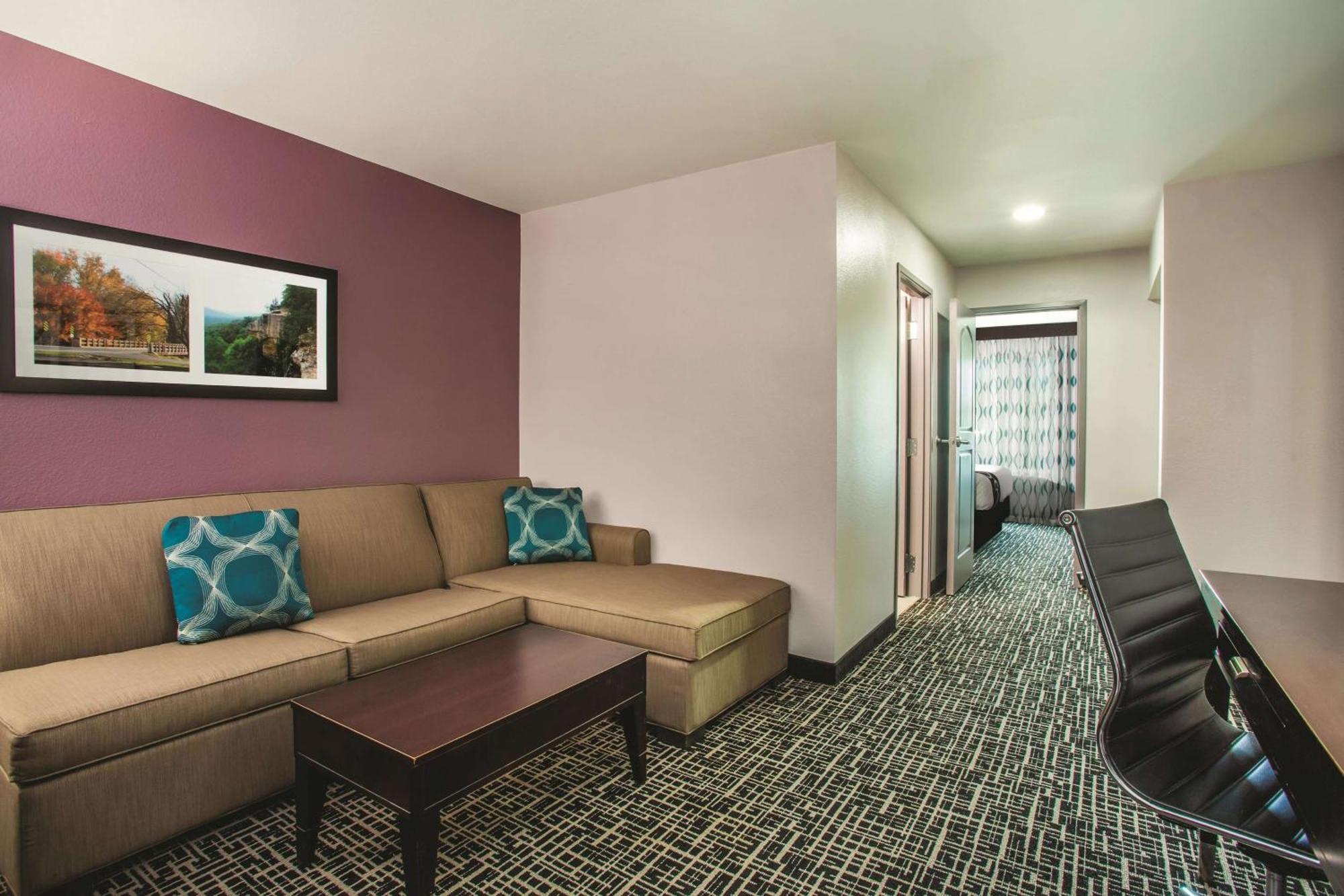 Deluxe Family Suite - Non-Smoking