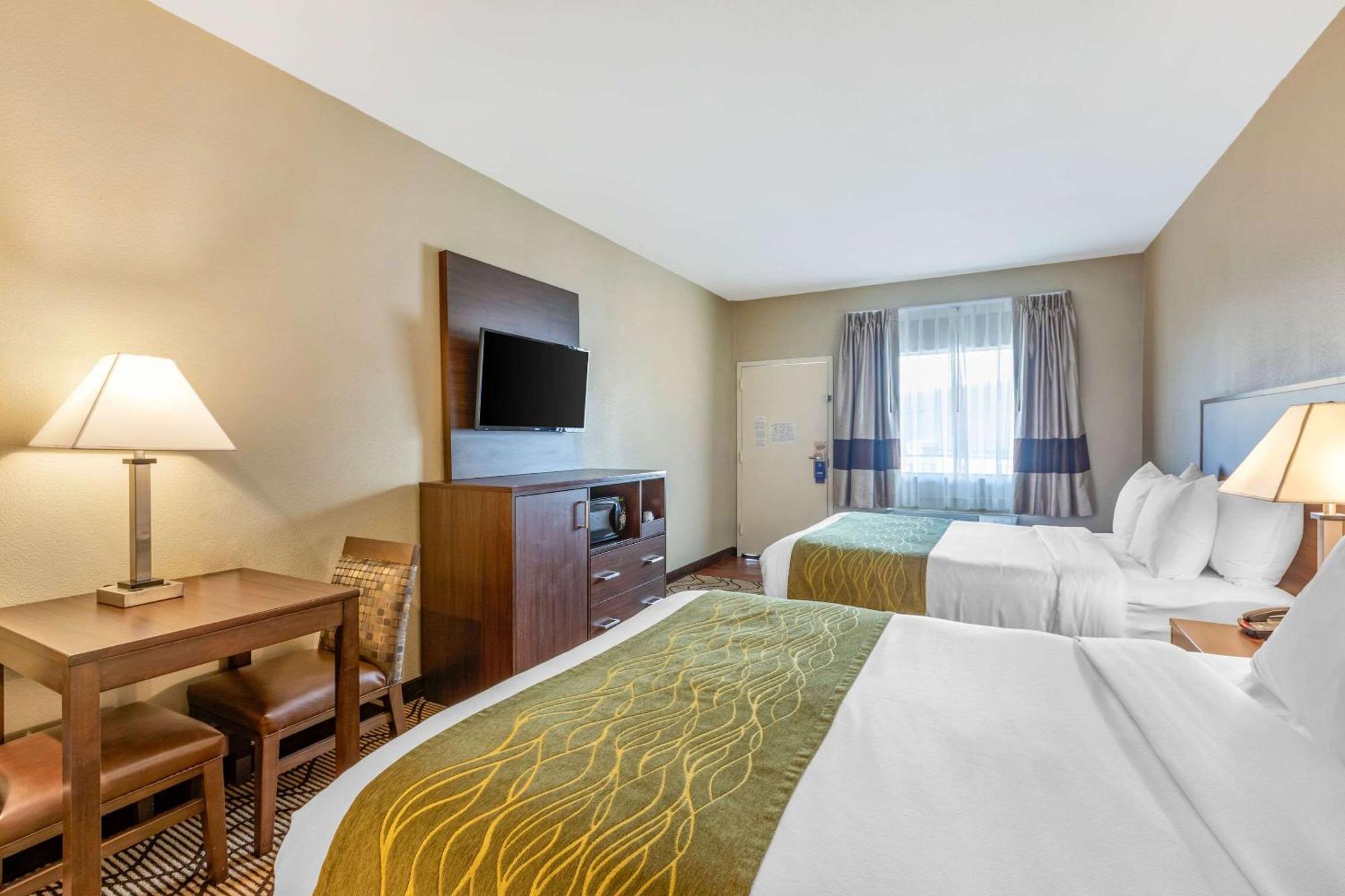 Standard Room, 2 Queen Beds, Non Smoking